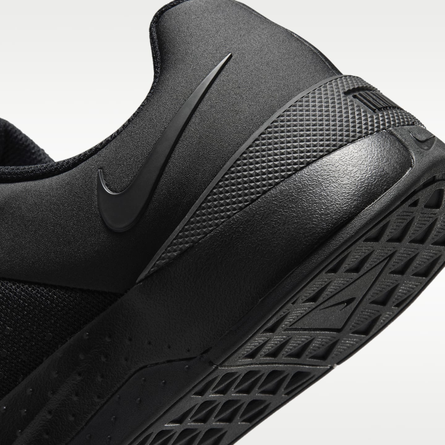 Мужские кроссовки Nike MC Trainer 4 Men's Training Shoes — фото 8