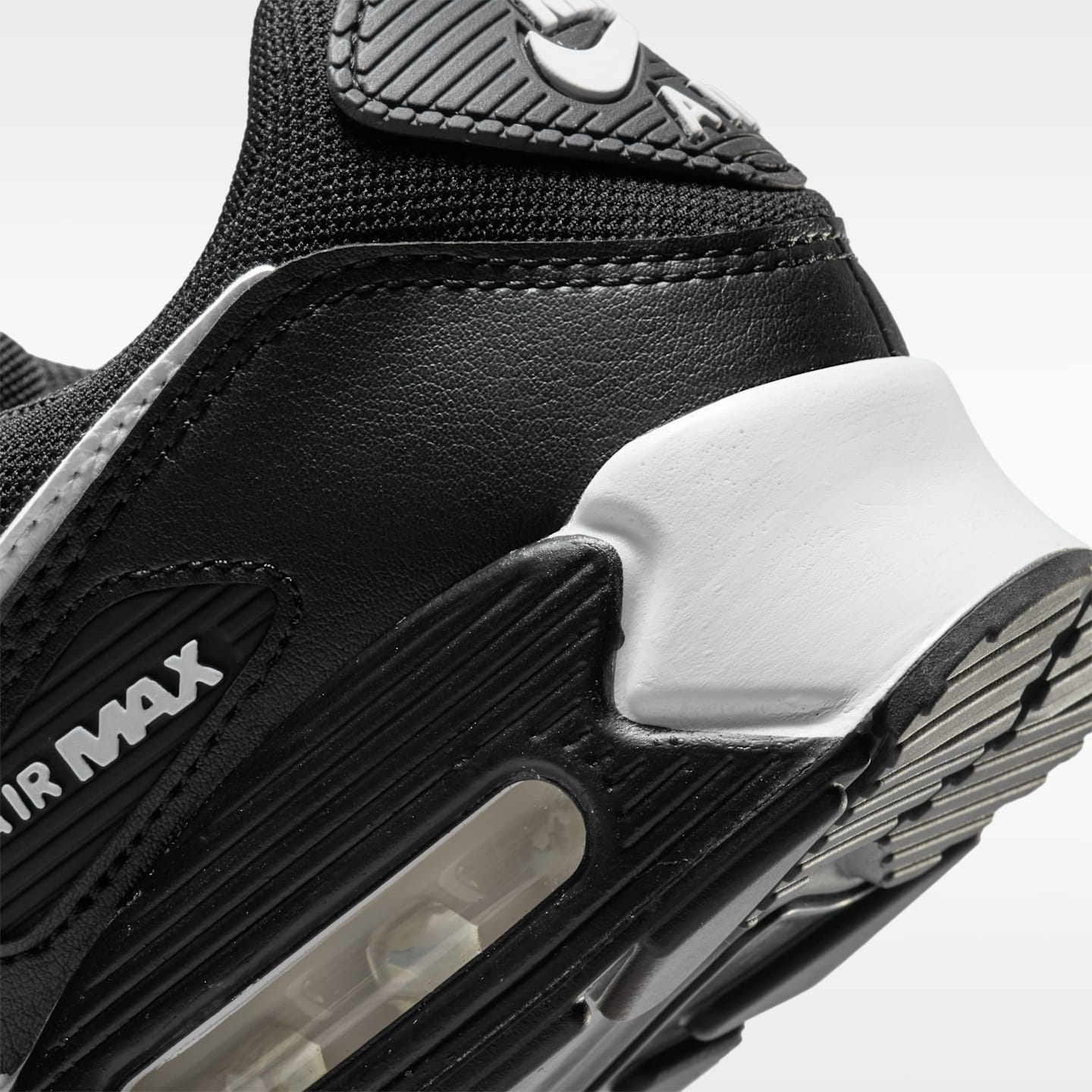 Женские кроссовки Nike Air Max 90 Women's Shoes — фото 9