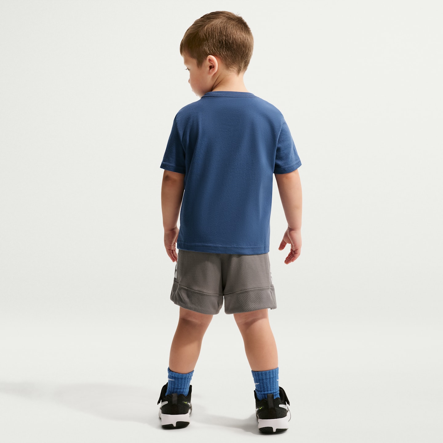 Детские футболки Nike Toddler Chalky Boxy Bball T-Shirt — фото 5