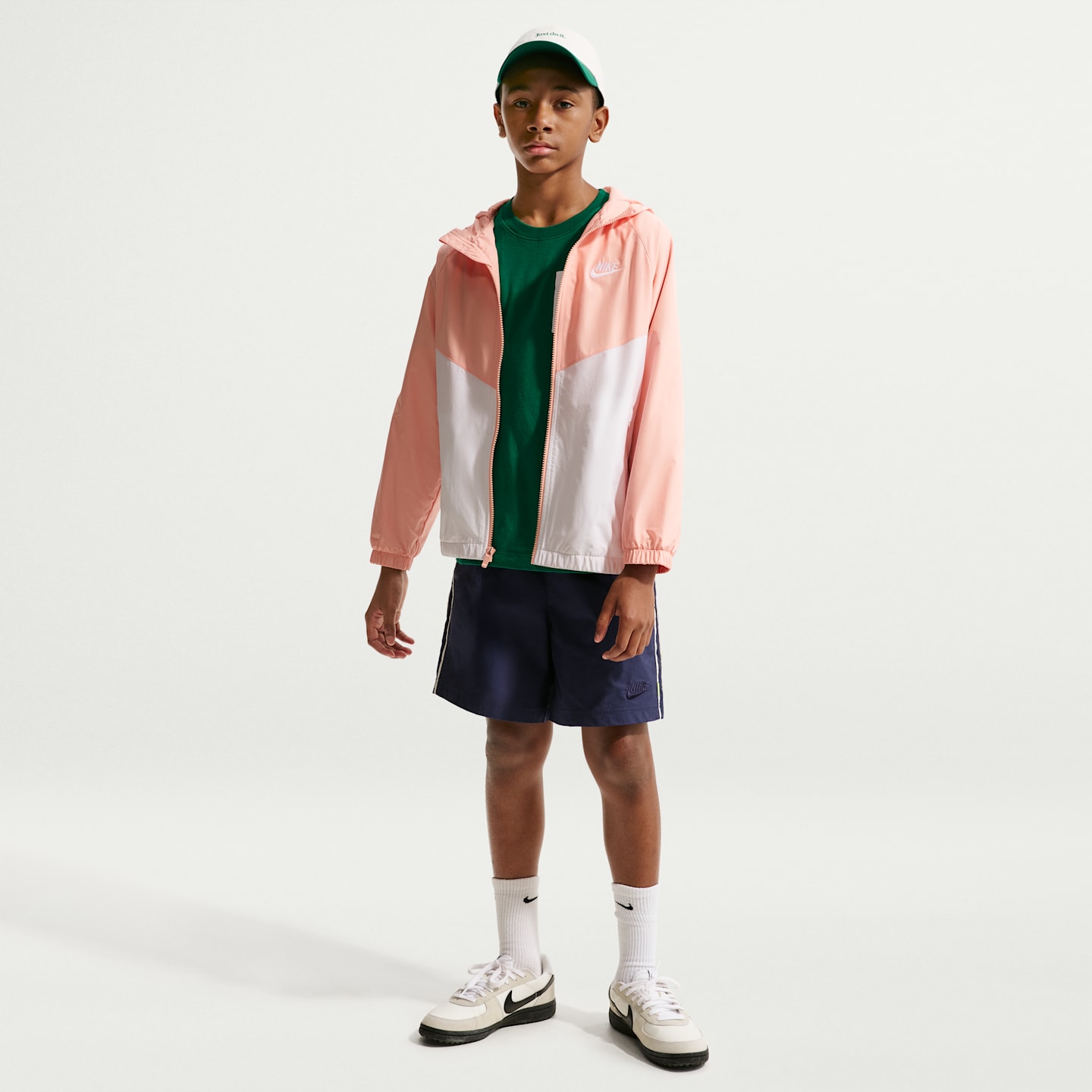Детские куртки Nike Sportswear Windrunner Big Kids' Hooded Repel Jacket — фото 4
