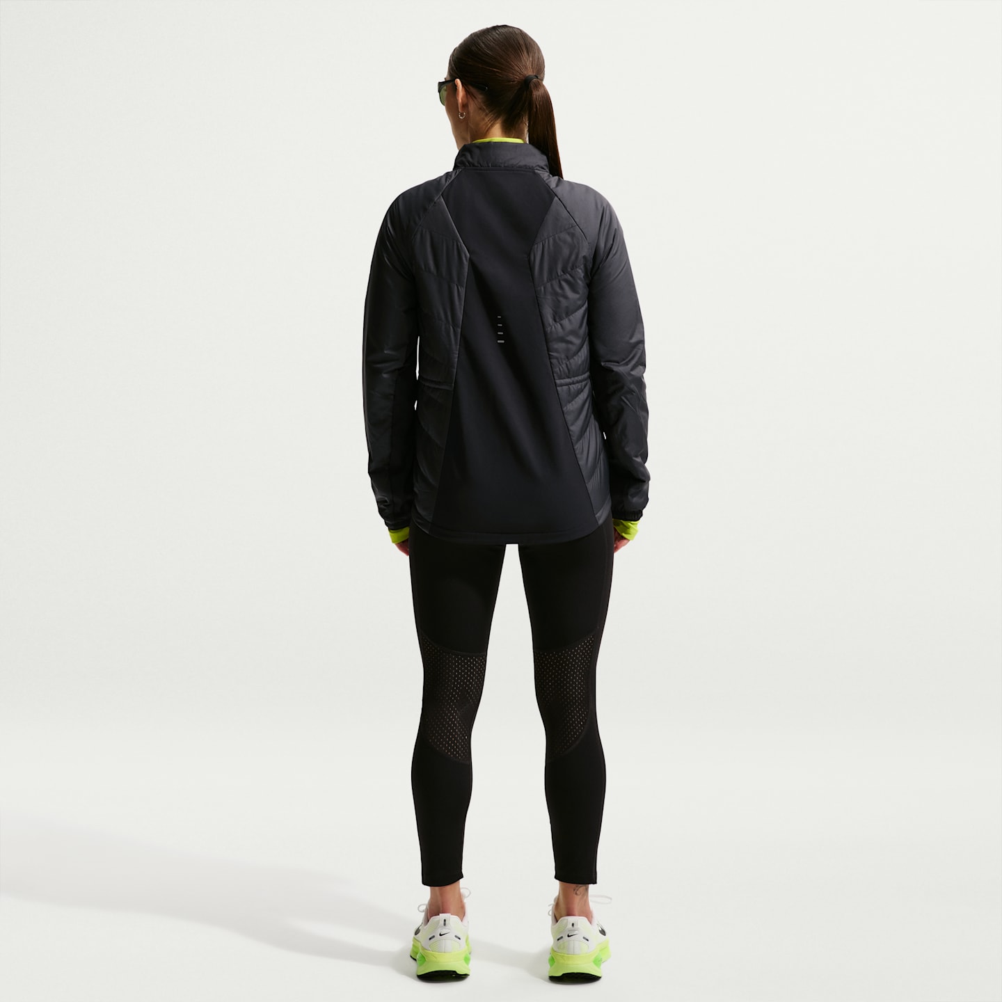 Женские куртки Nike Swift Women's Therma-FIT Running Jacket — фото 5