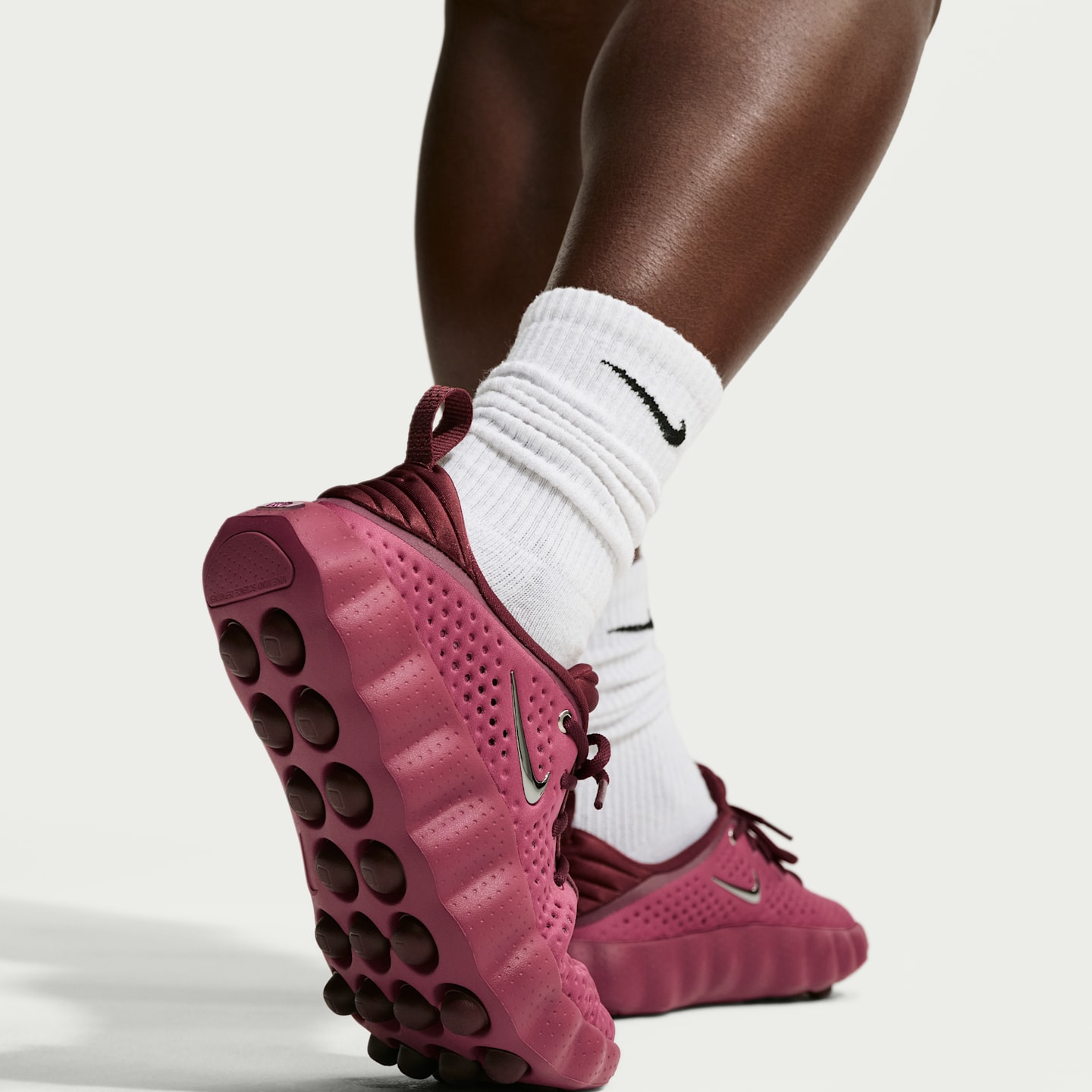Женские кроссовки Nike Mind 002 Women's Pregame Shoes — фото 10