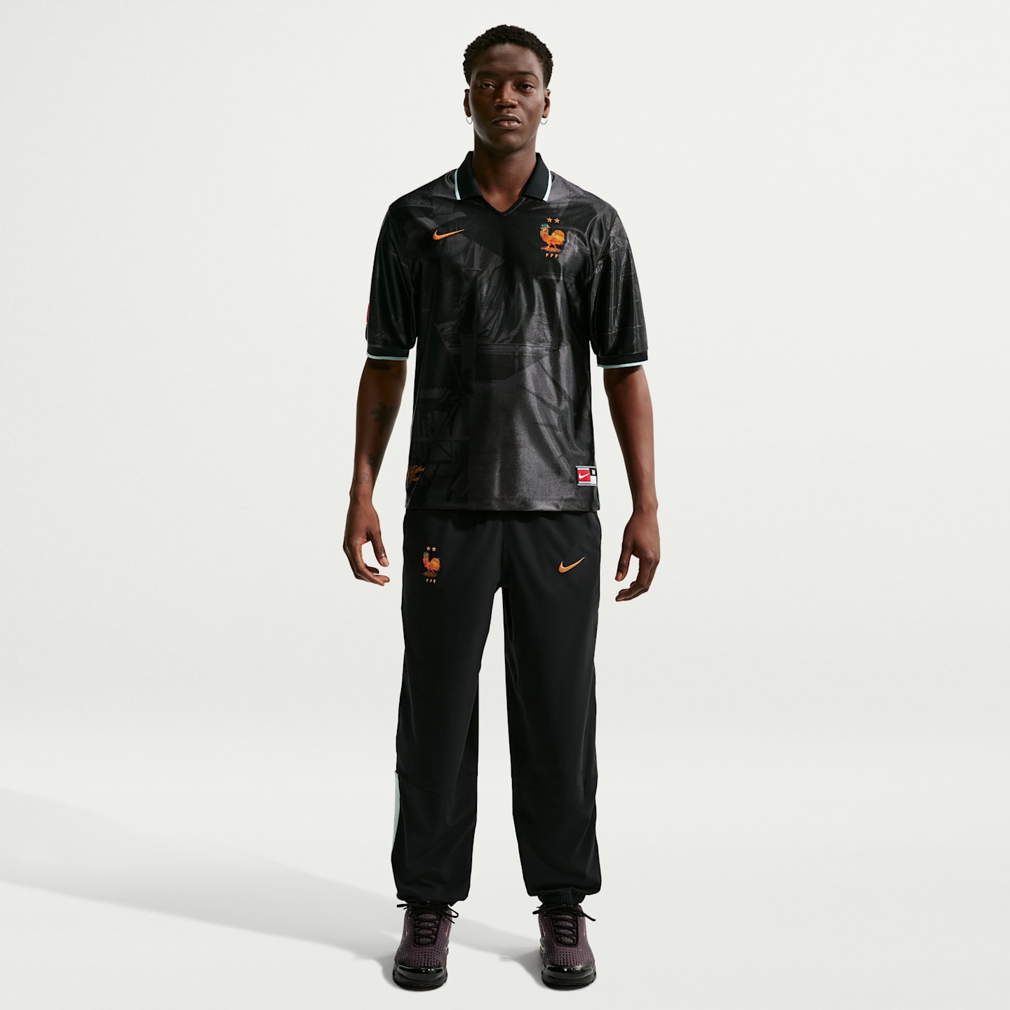 Мужские брюки Nike FFF Energy Men's Nike Dri-FIT Soccer Woven Pants — фото 1