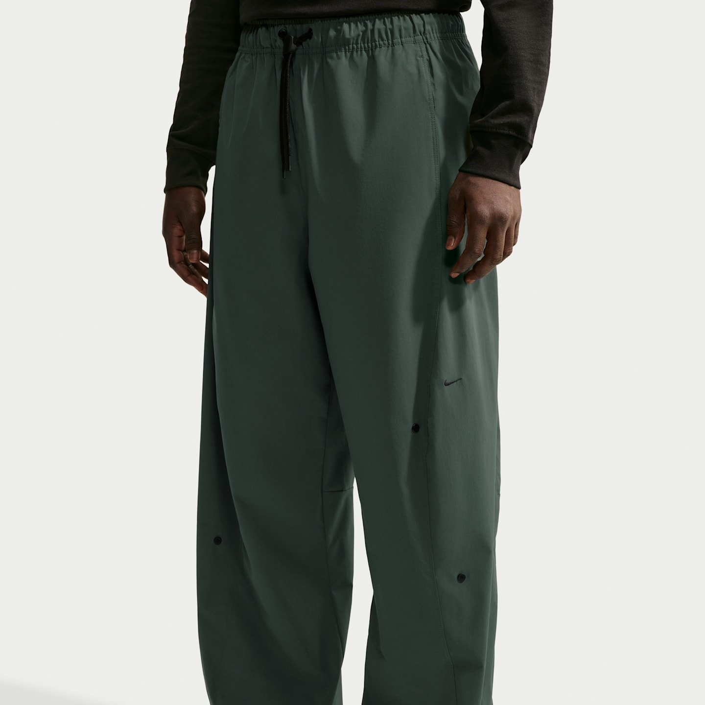Мужские брюки Nike Tech Helios Men's Dri-FIT Pants — фото 2