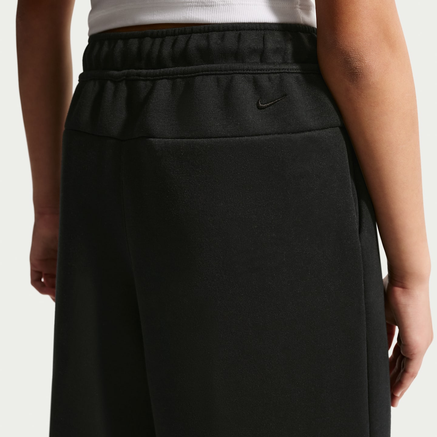 Детские брюки Nike Tech Fleece Big Kids' (Girls') Wide-Leg Pants — фото 3