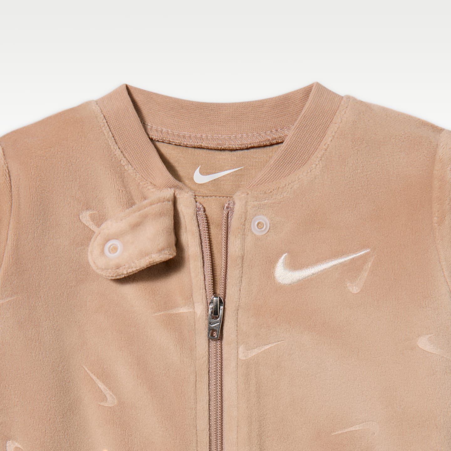 Детские кроссовки Nike Baby Essentials Baby (0-9M) Footed Coverall — фото 3