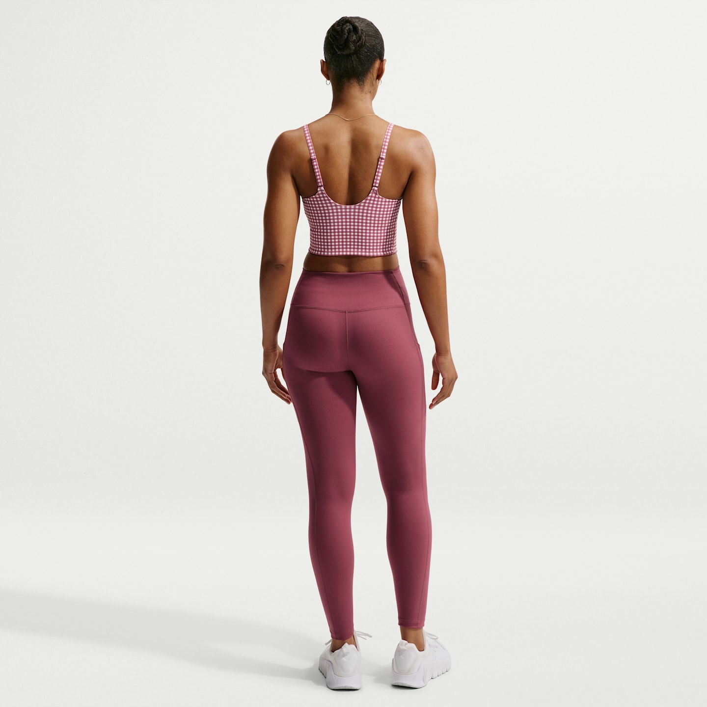 Спортивное бра One Longline, уплотнённая чашка — Nike — фото 5