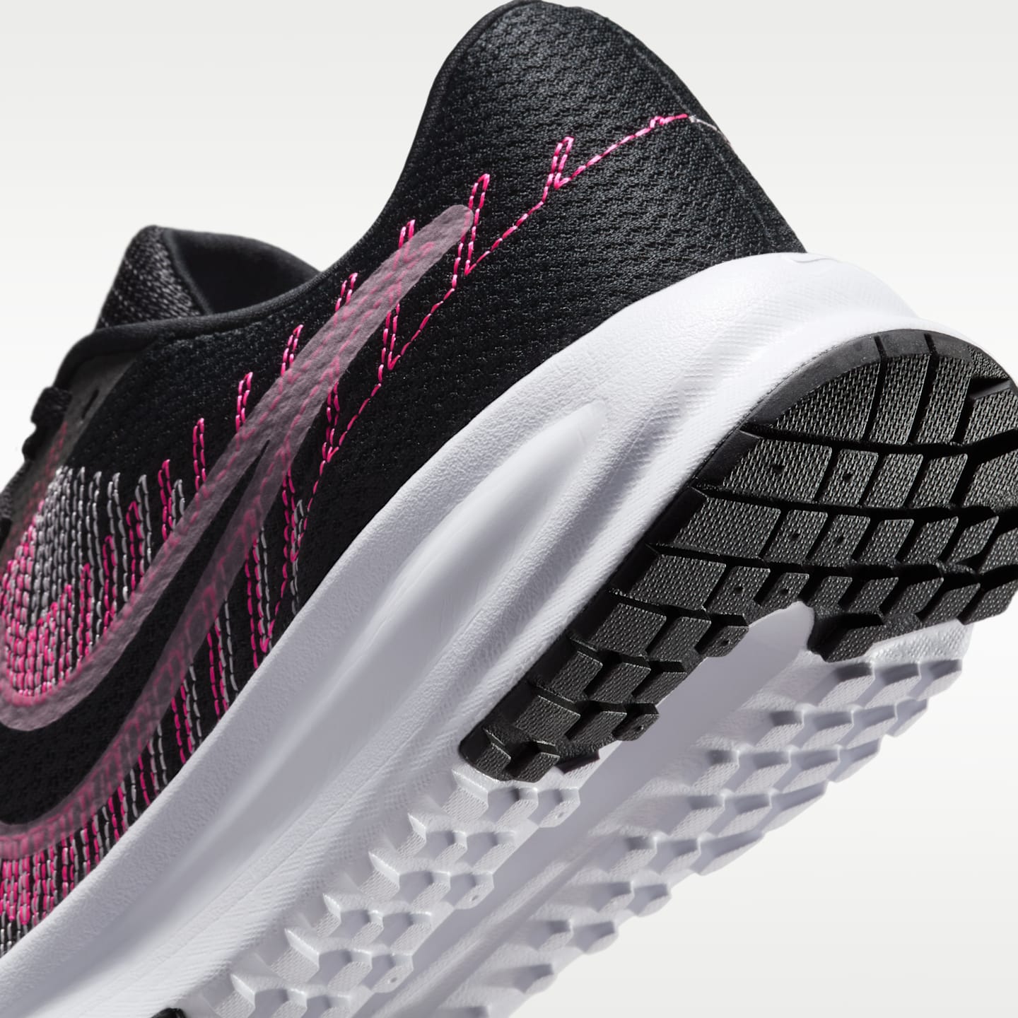 Женские кроссовки Nike Run Defy Women's Road Running Shoes — фото 8