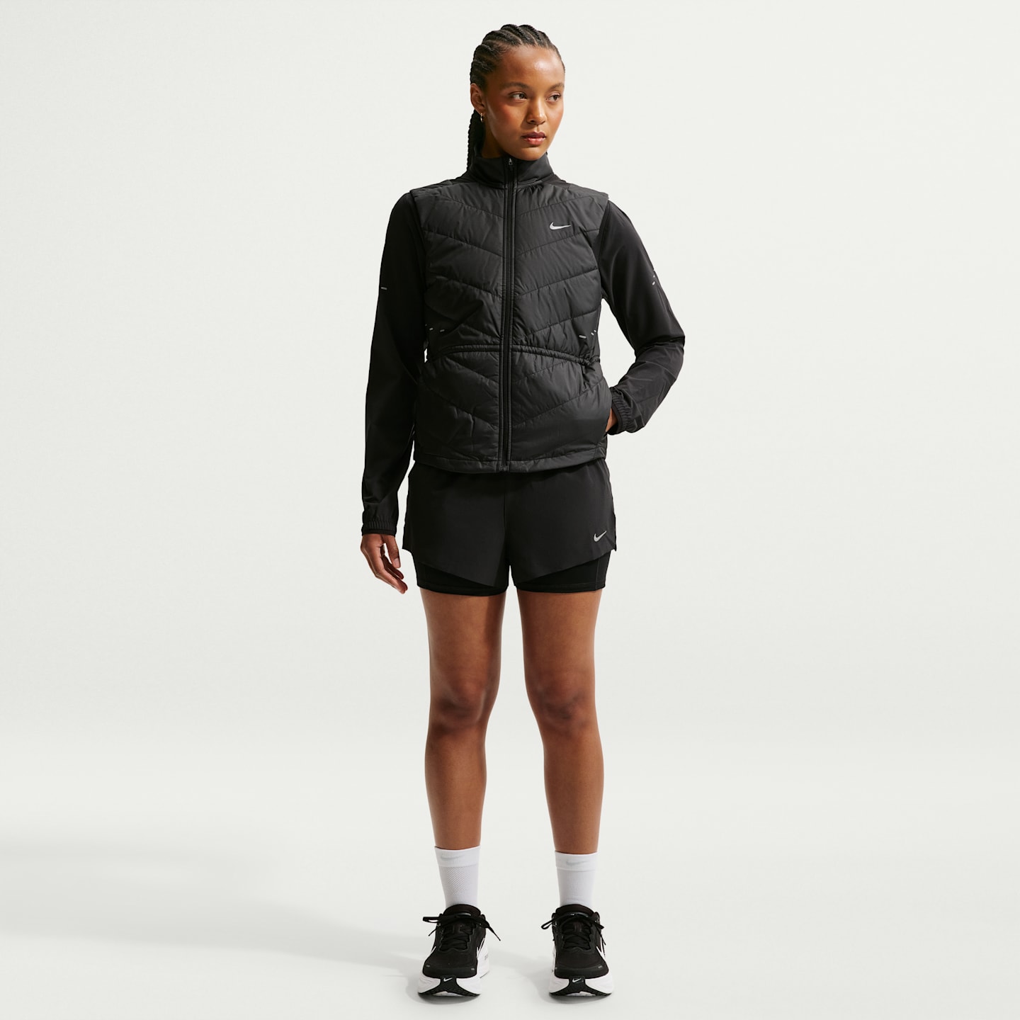 Женские жилеты Nike Swift Women's Therma-FIT Running Vest — фото 4