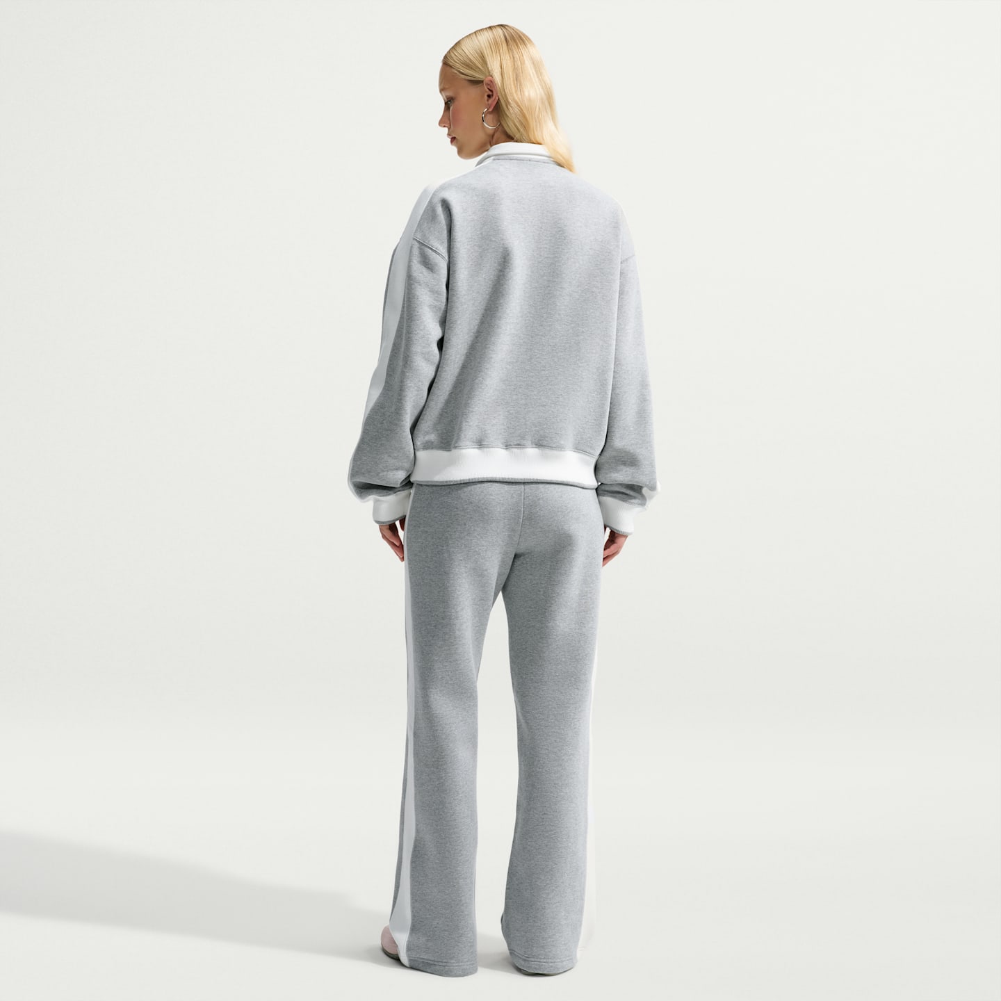 Женские куртки Nike Studio Fleece Medium Weight "Nike Run Club" Women's Track Jacket — фото 5