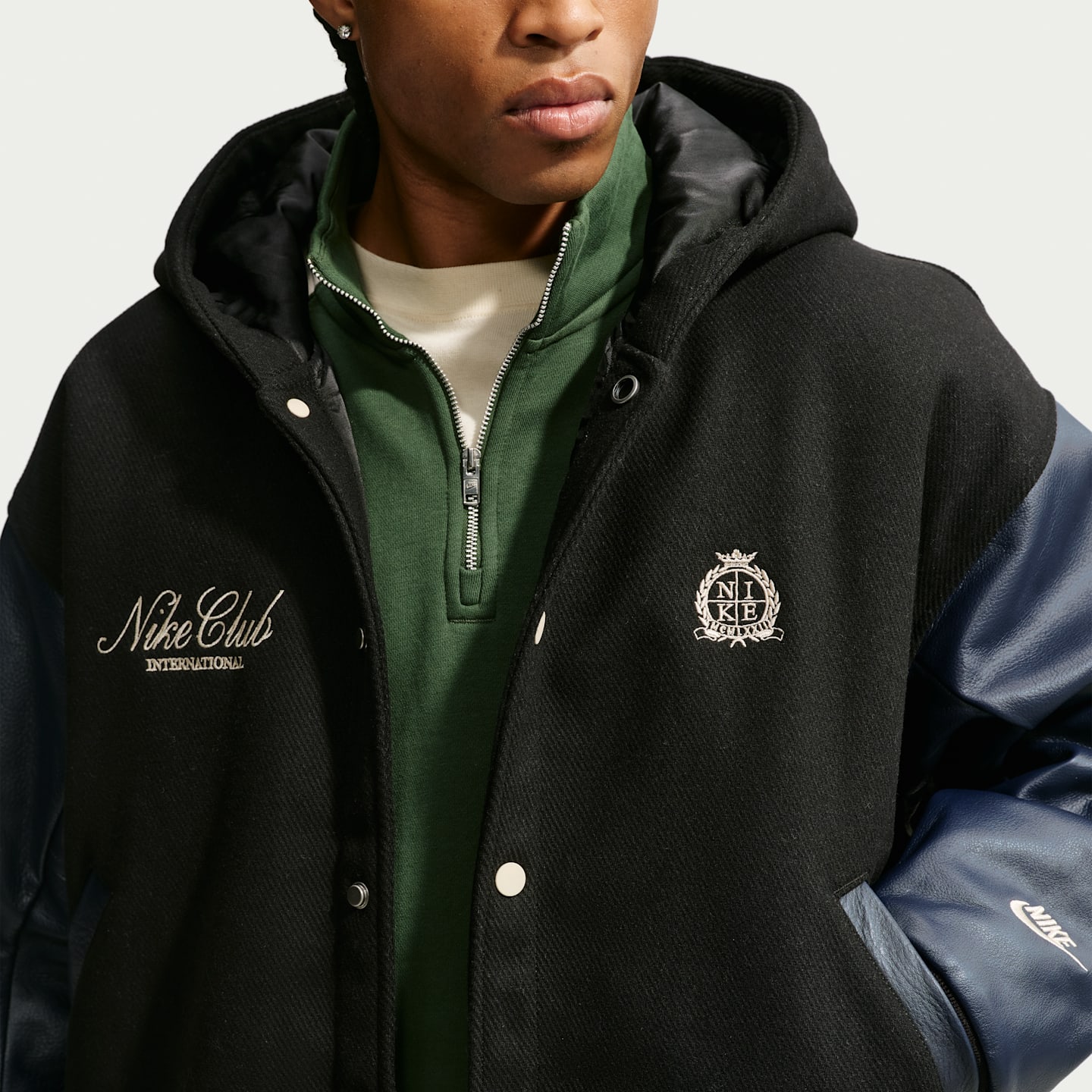 Мужские куртки Nike Club Men's Wool Varsity Jacket — фото 3