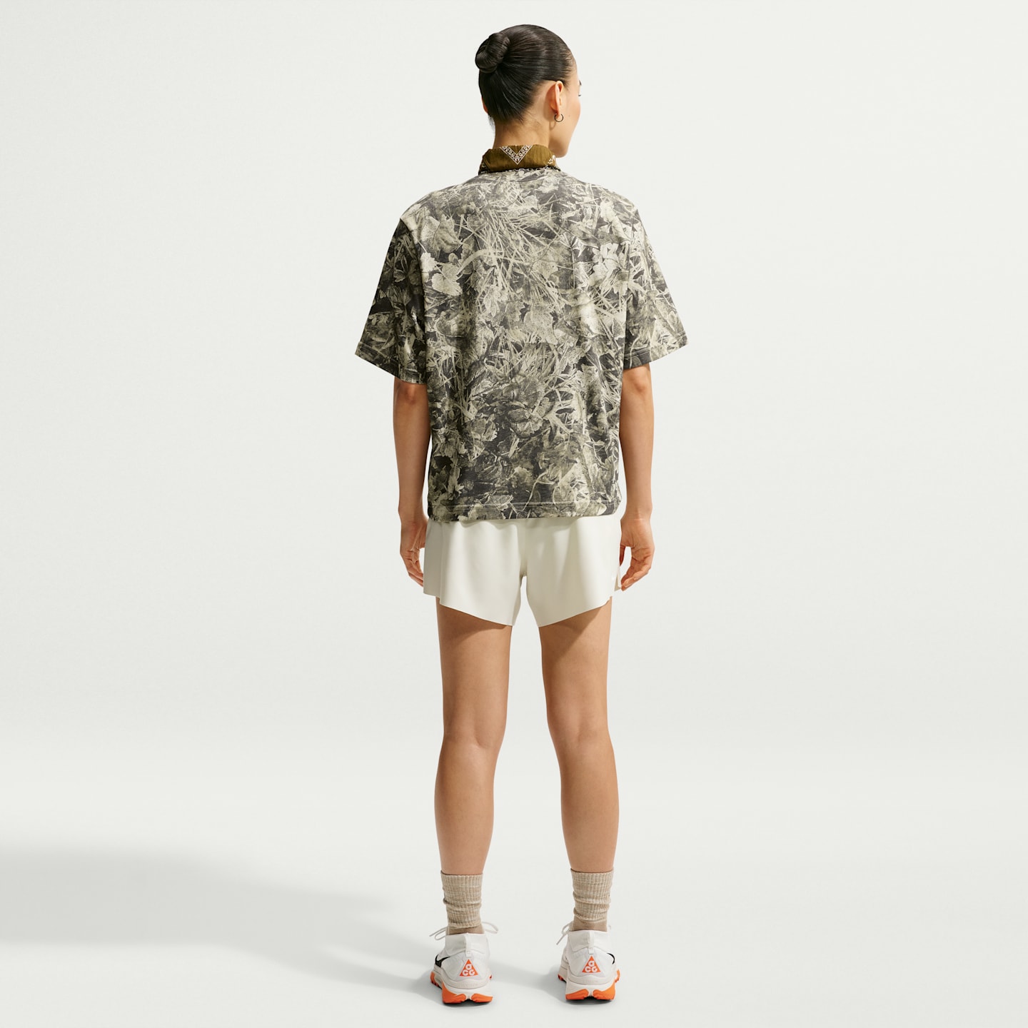 Женские футболки Nike ACG "Chamo Camo" Women's Dri-FIT Trail Running T-Shirt — фото 5
