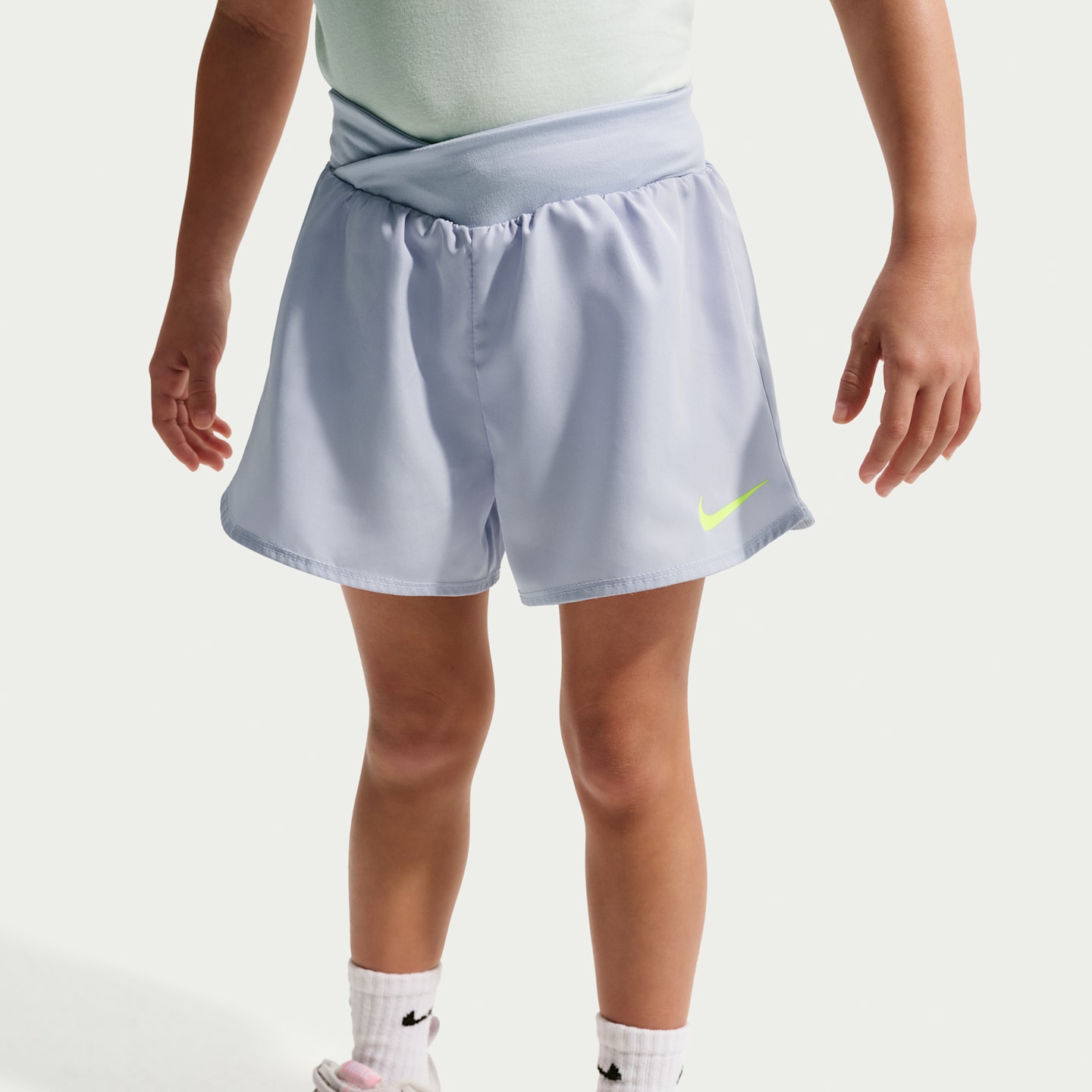 Детские брюки Nike Toddler Dri-FIT T-Shirt and Crossover Shorts Set — фото 4