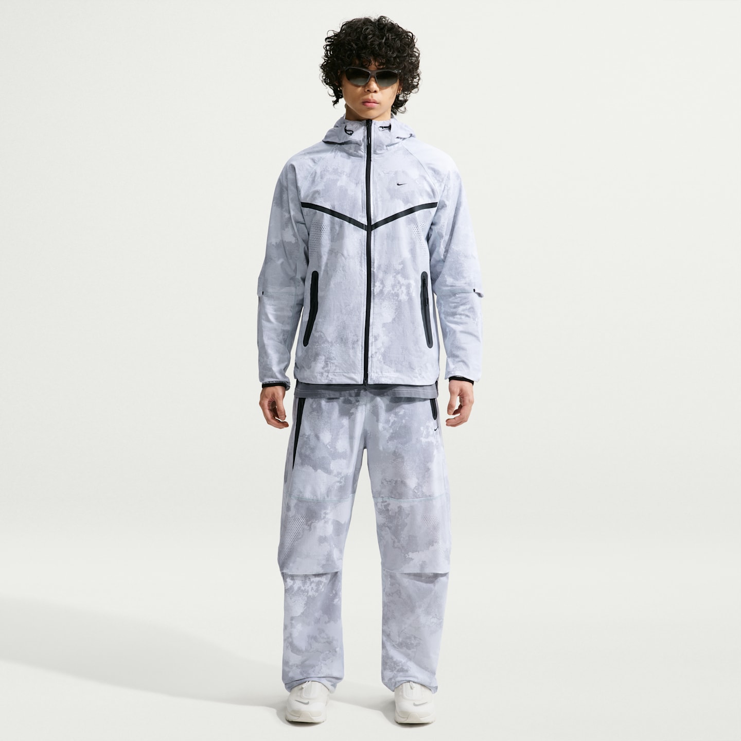 Мужские куртки Nike Tech Windrunner Men's Dri-FIT Woven Full-Zip Jacket — фото 4