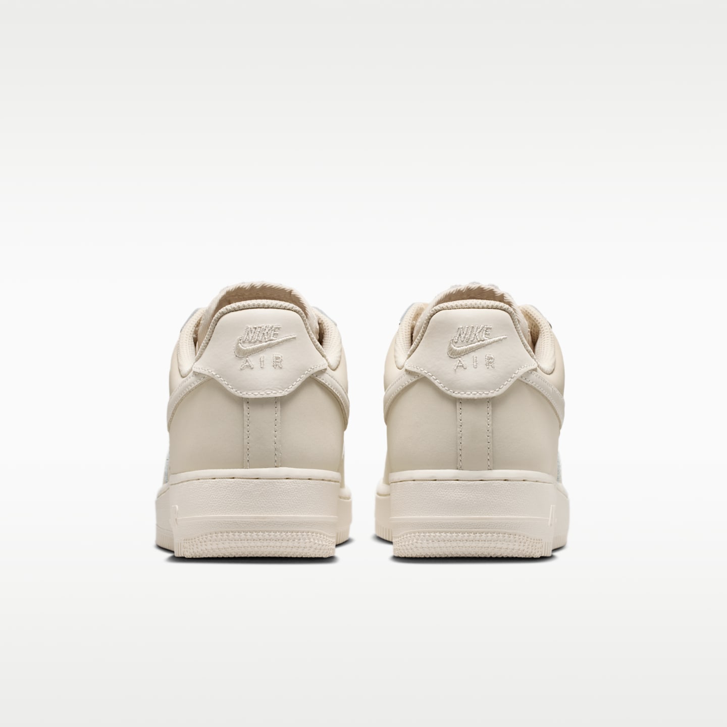 Женские кроссовки Nike Air Force 1 Retro Premium — фото 6