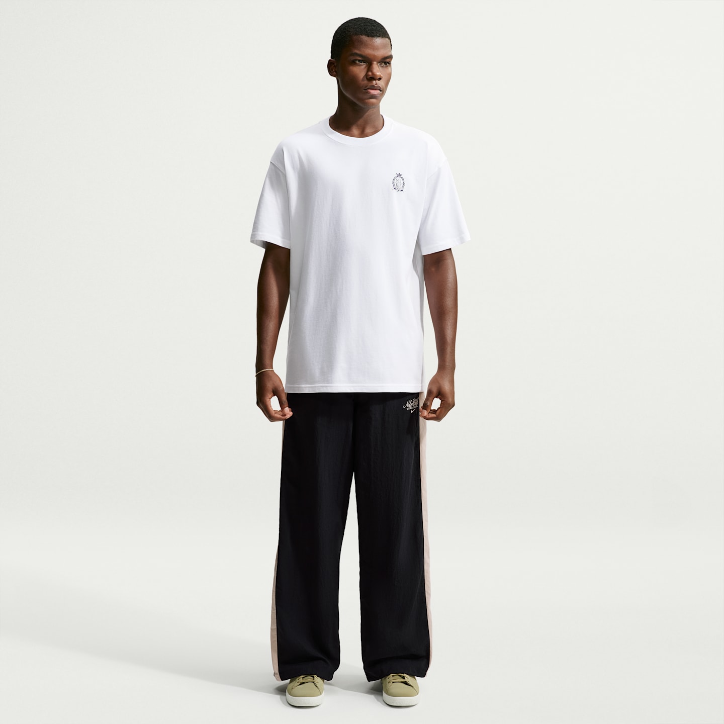 Мужские брюки Nike Club Men's Track Pants — фото 1