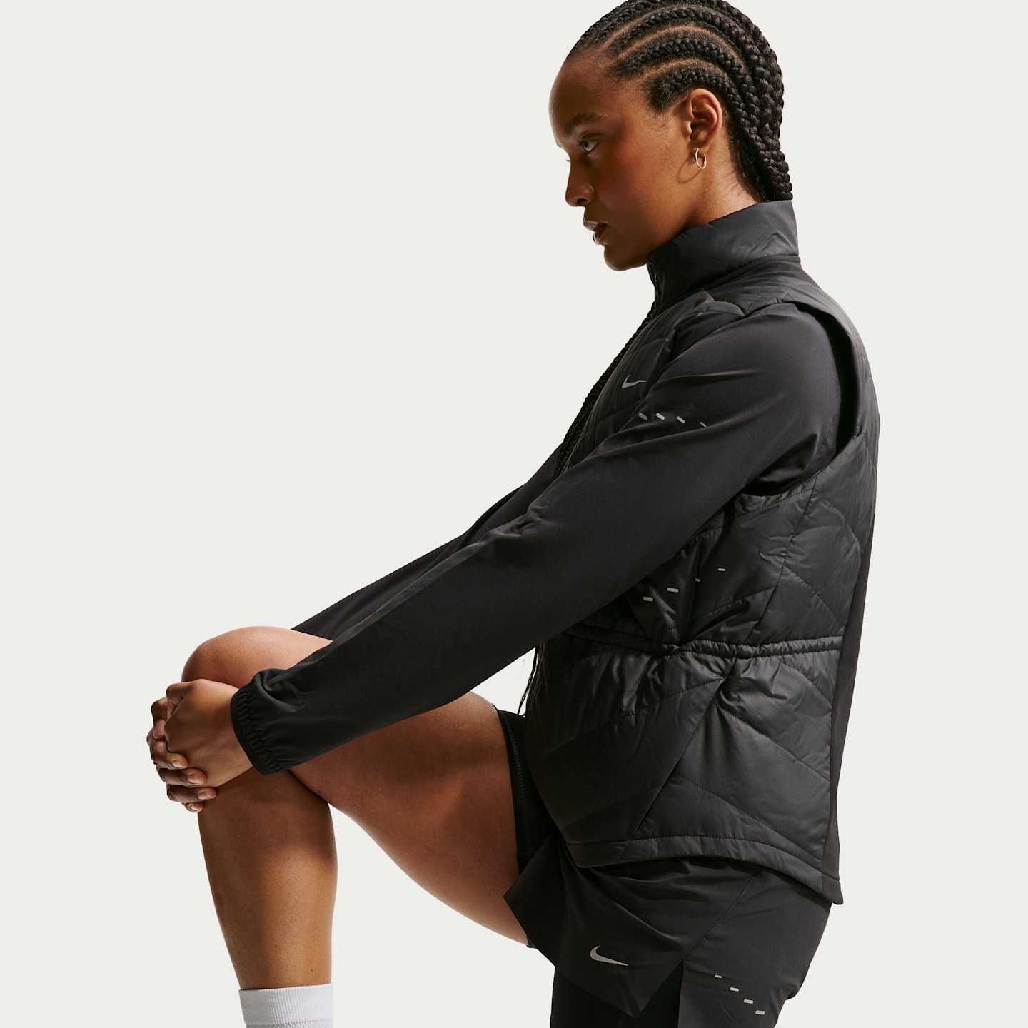 Женские жилеты Nike Swift Women's Therma-FIT Running Vest — фото 3