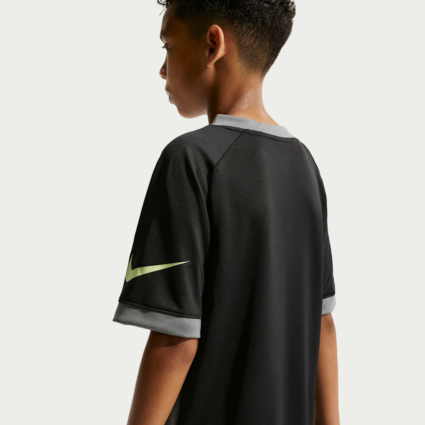 Детские топы Nike Multi Big Kids' (Boys') Dri-FIT Short-Sleeve Top — фото 2