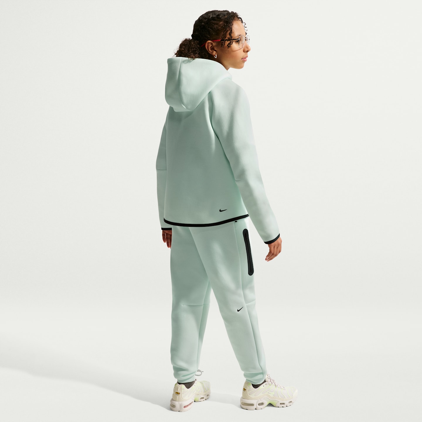 Детские брюки Nike Sportswear Tech Fleece Girls' Joggers (Extended Size) — фото 5