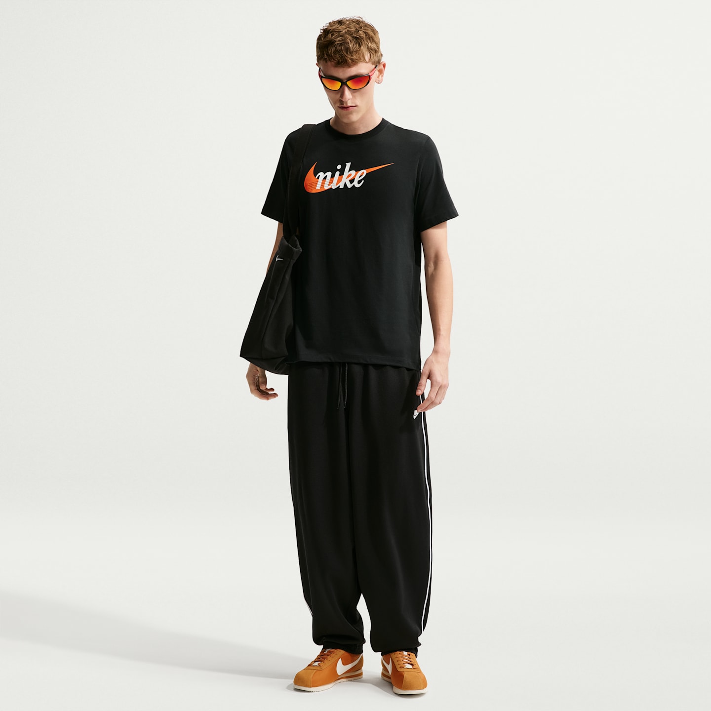 Мужские футболки Nike Sportswear Men's T-Shirt — фото 4