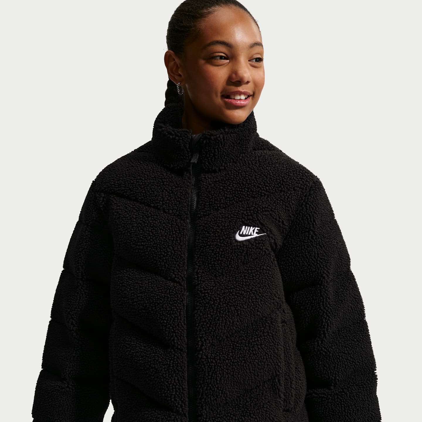 Детские куртки Nike Sportswear Big Kids' Therma-FIT Loose Puffer Jacket — фото 2