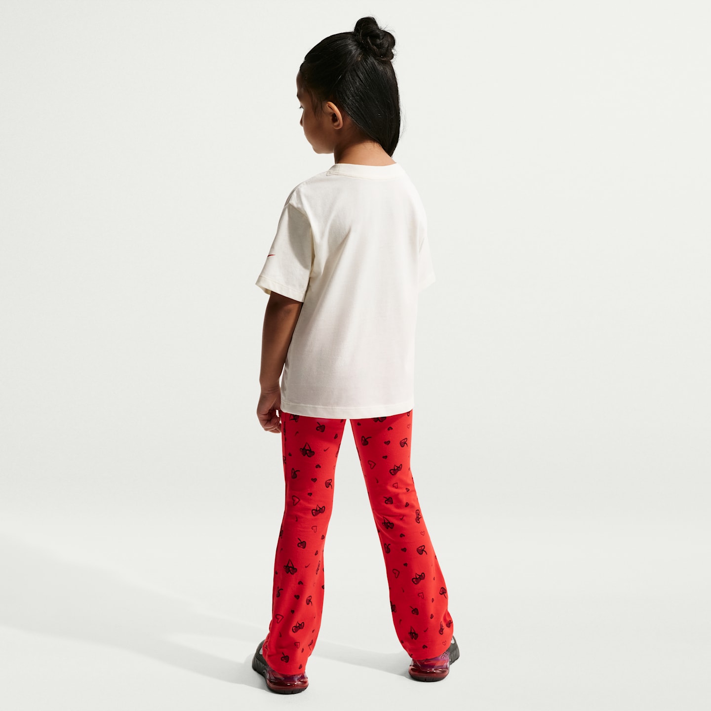 Детские футболки Nike Cherry Little Kids' Boxy T-Shirt — фото 5