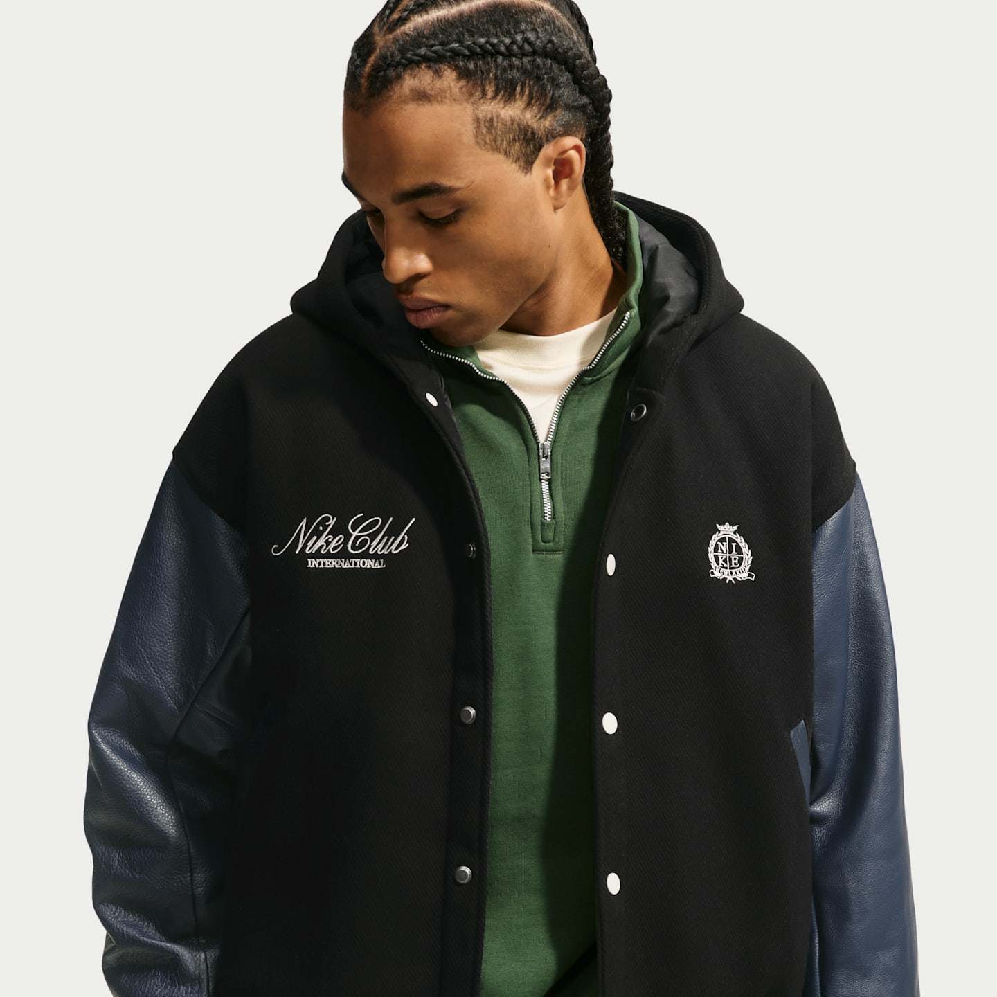 Мужские куртки Nike Club Men's Wool Varsity Jacket — фото 1