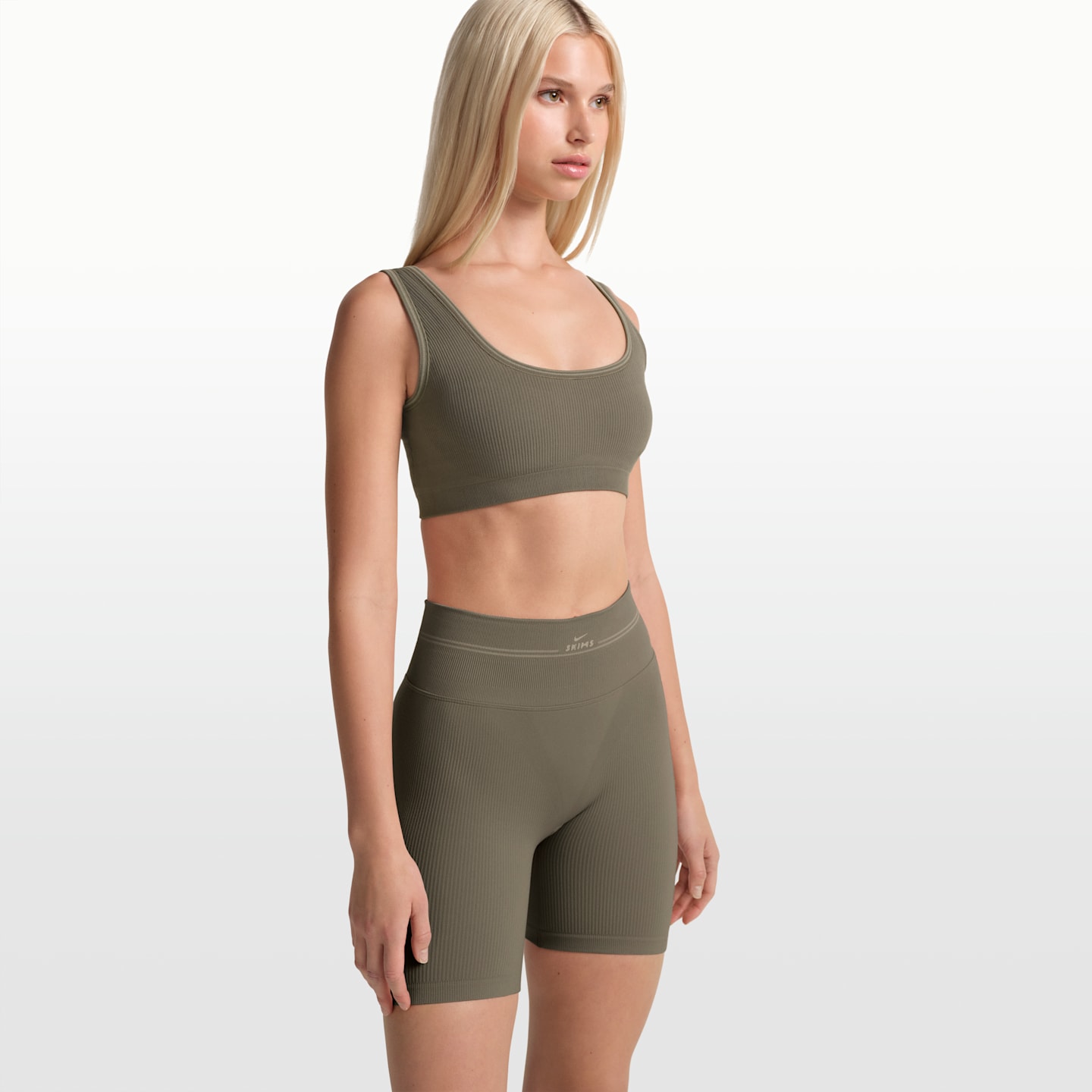 Женские шорты Nike NikeSKIMS Ribbed Seamless Women's 5" Shorts — фото 4