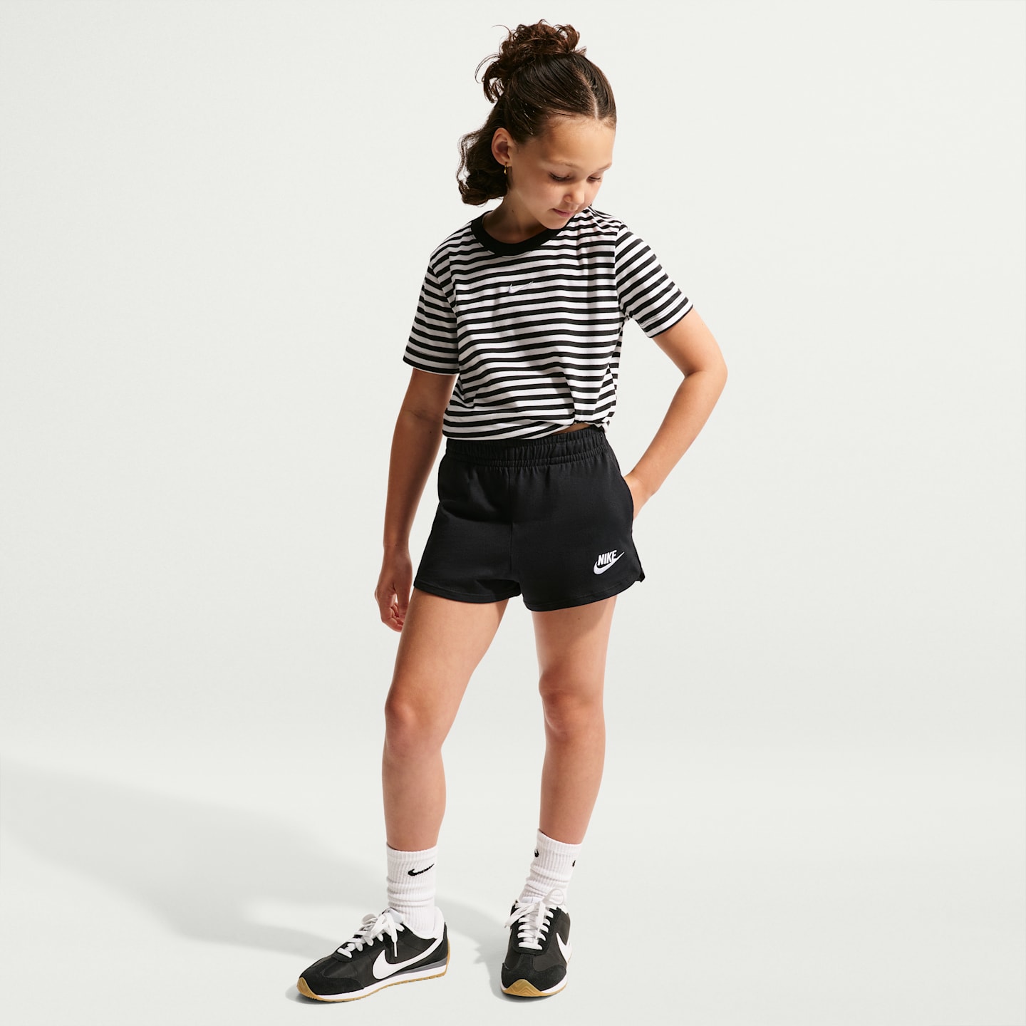 Детские шорты Nike Sportswear Big Kids' (Girls') Jersey Shorts — фото 1