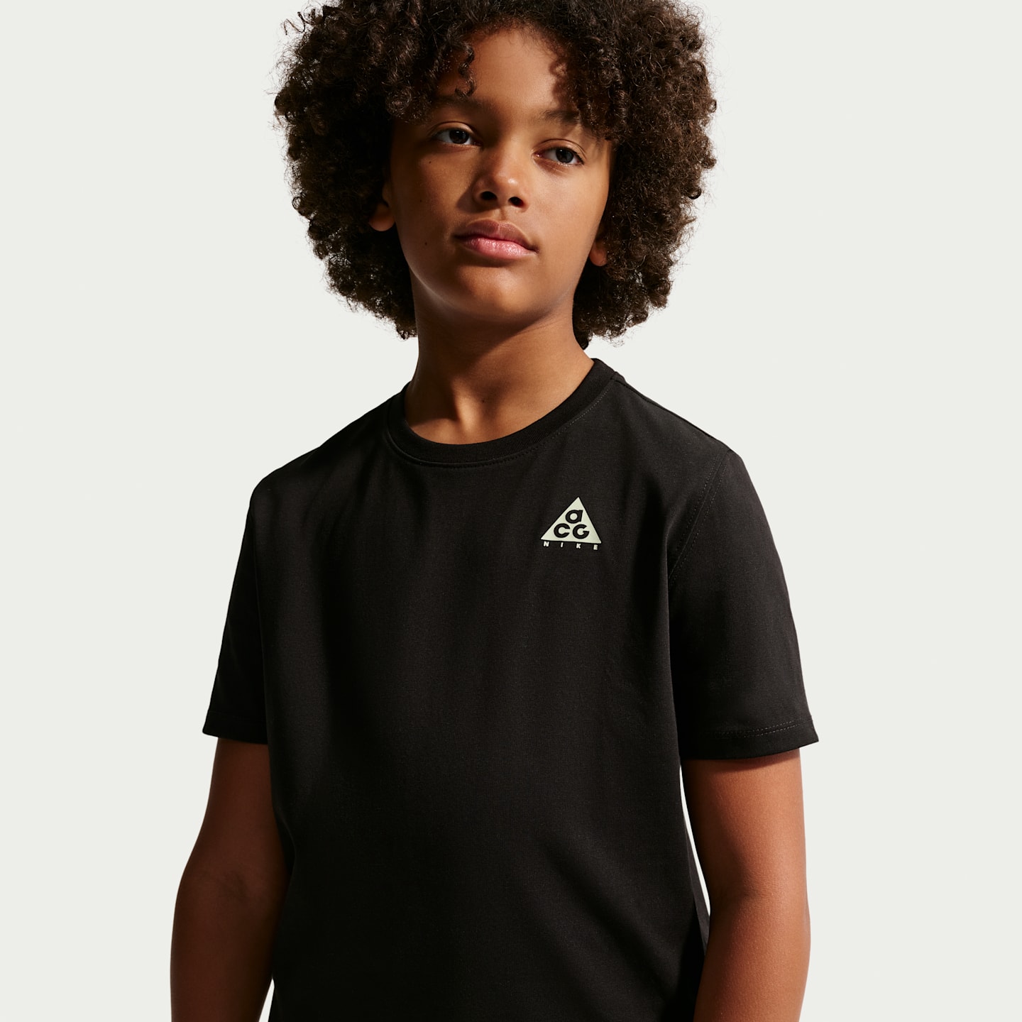 Детские футболки Nike ACG Big Kids' Dri-FIT Planet Earth T-Shirt — фото 2