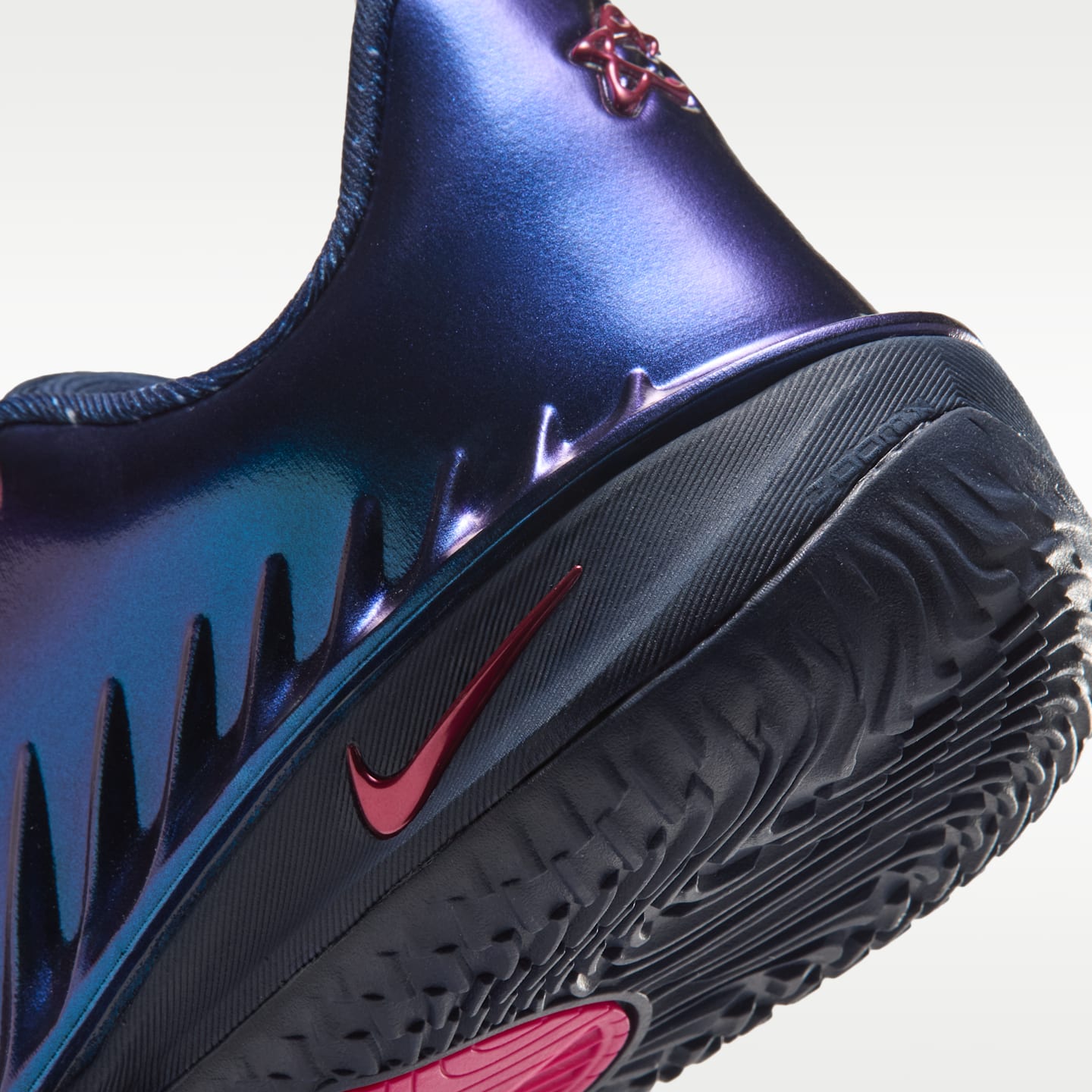 Детские кроссовки Nike G.T. Cut 4 "Cade Cunningham" Big Kids' Basketball Shoes — фото 8