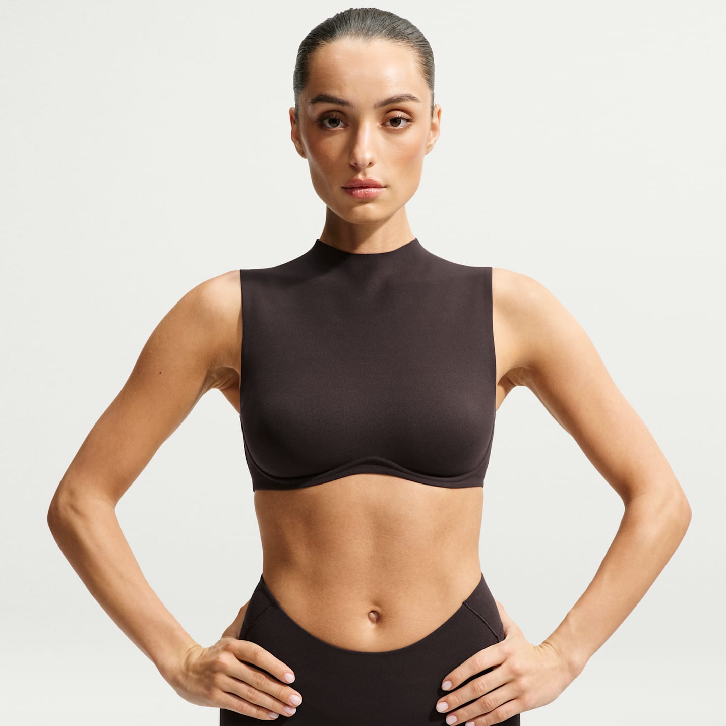 Спортивное бра NikeSKIMS Studio Mock, лёгкая поддержка, стрейч — Nike — фото 1