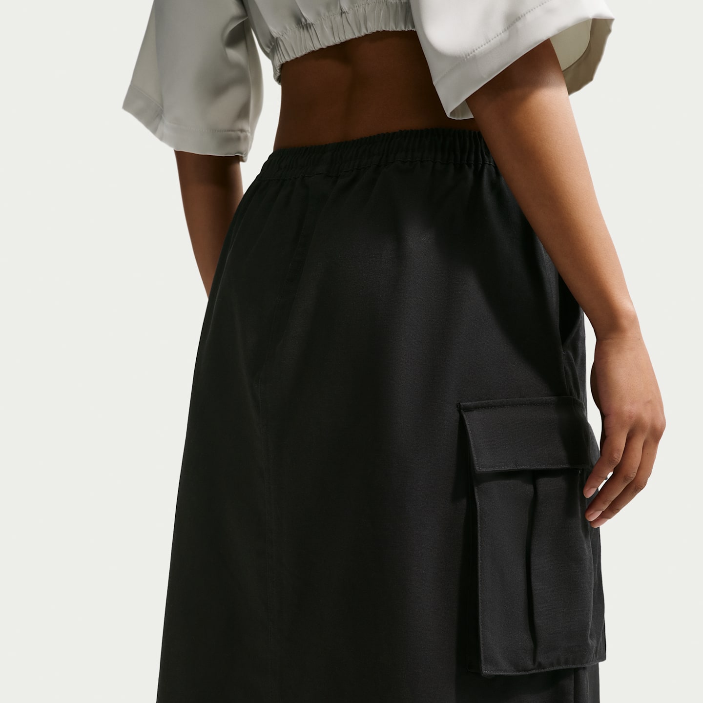 Женские юбки Nike Sportswear Women's Loose Cargo Skirt — фото 3