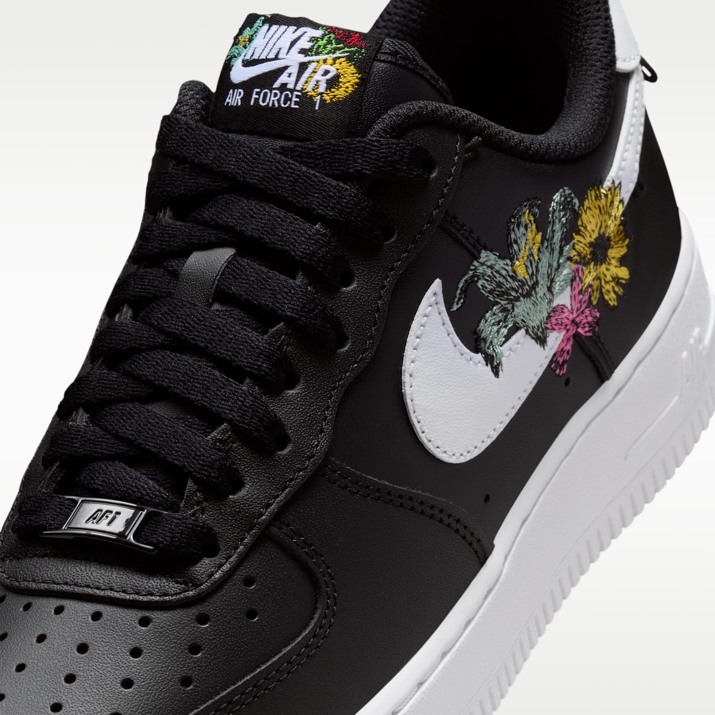 Женские кроссовки Nike Air Force 1 '07 Premium "Flowers" Women's Shoes — фото 7