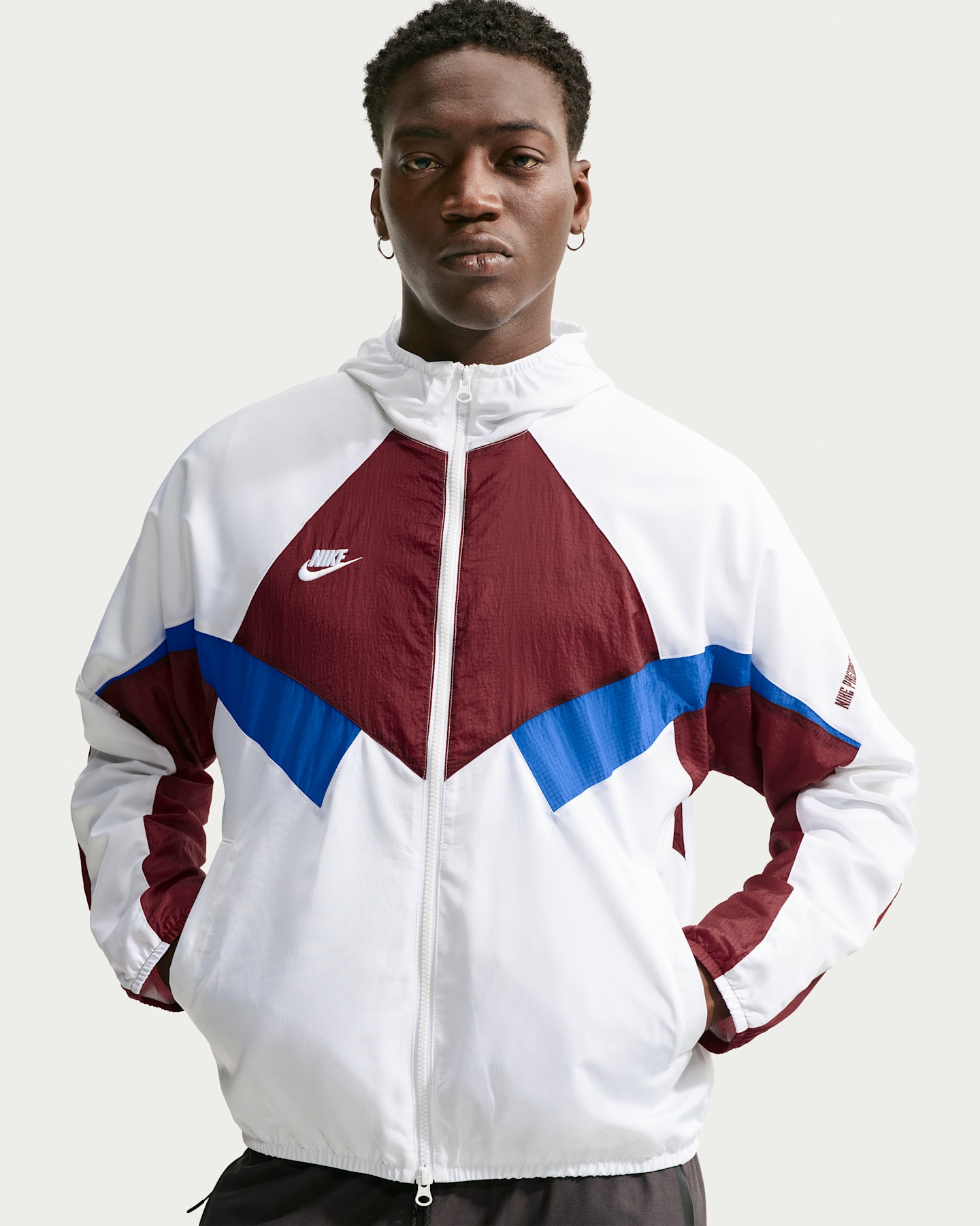 Мужские куртки Nike Premier Repel Men's Soccer Hooded Woven Track Jacket — фото 6