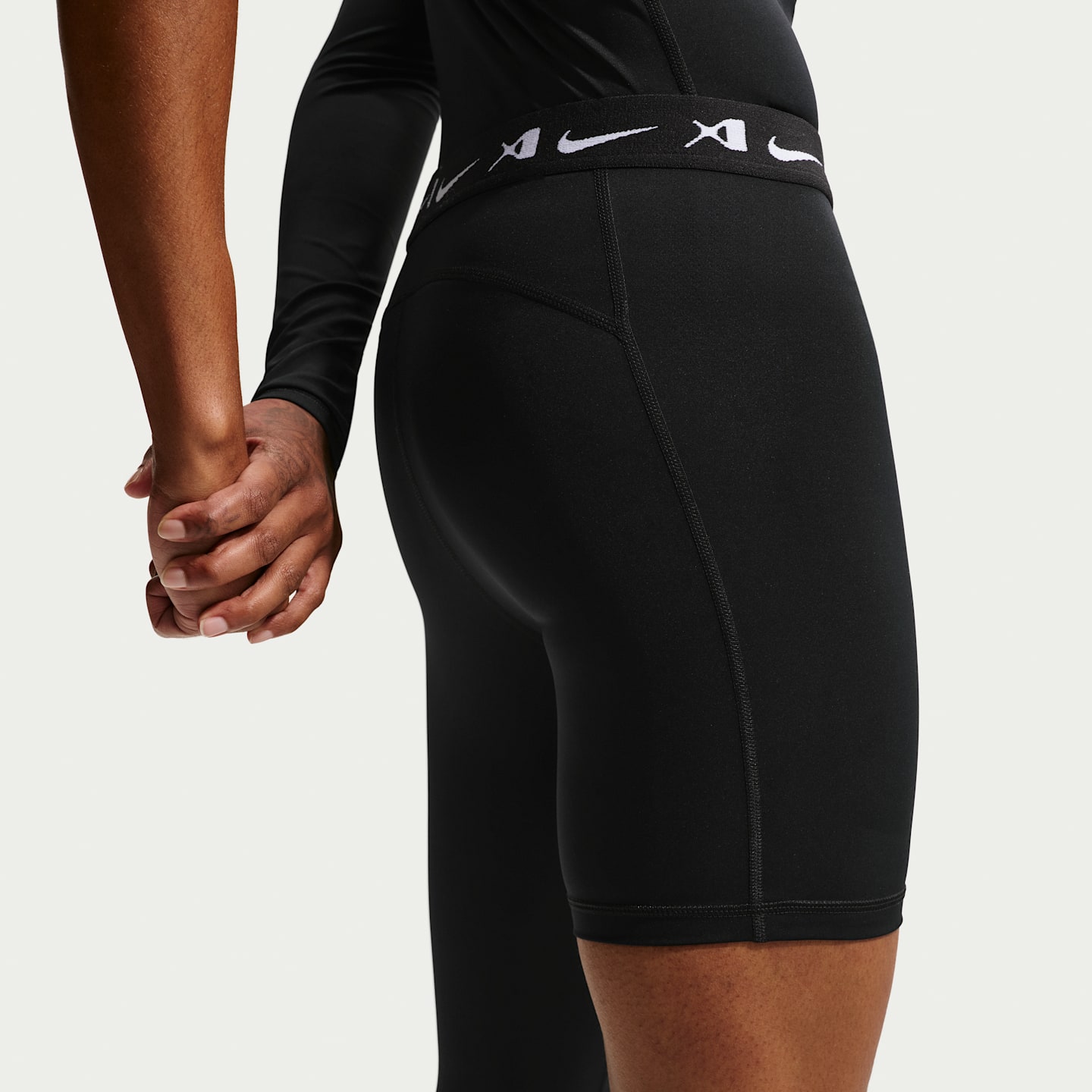Женские леггинсы Nike A'ja Wilson Women's A'symmetric Reversible Single-Leg Basketball Leggings — фото 3