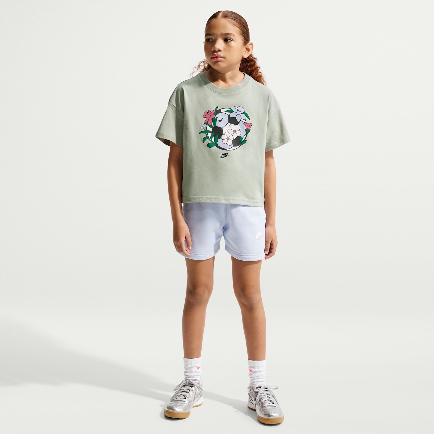 Детские футболки Nike Sportswear Essentials Big Kids' (Girls') Boxy T-Shirt — фото 4