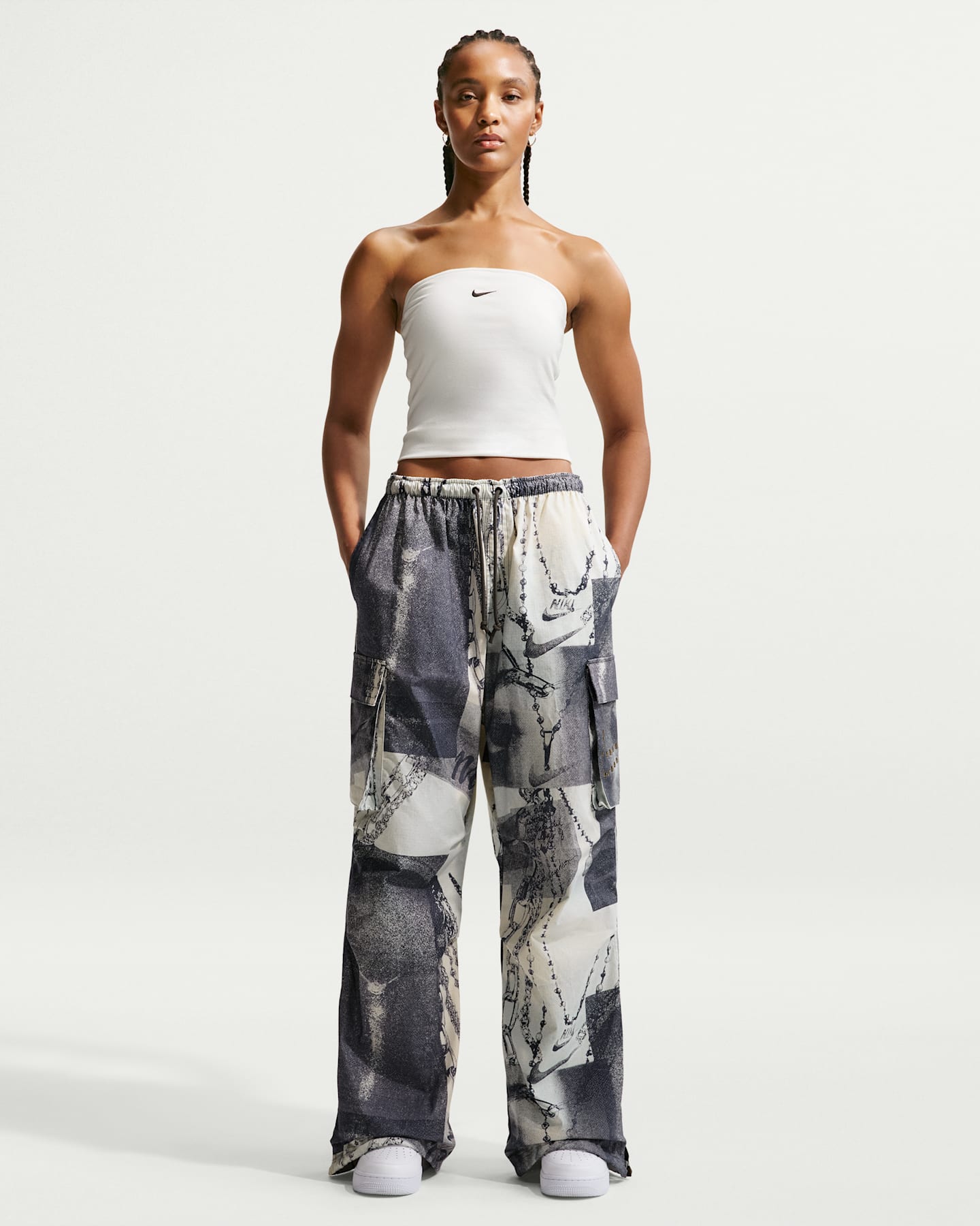 Женские брюки Nike Sportswear Women's Mid-Rise Oversized Cargo Pants — фото 7