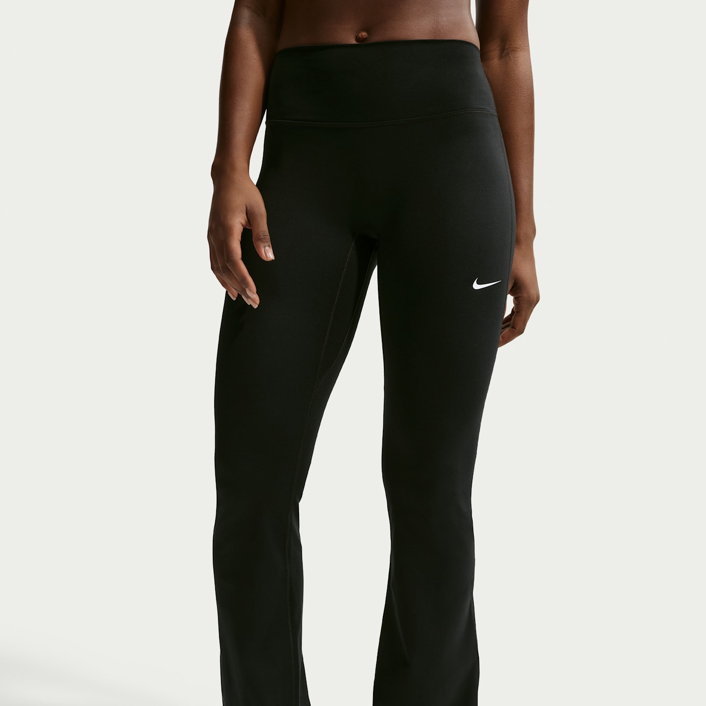 Женские леггинсы Nike One Women's High-Waisted Flared Leggings — фото 2