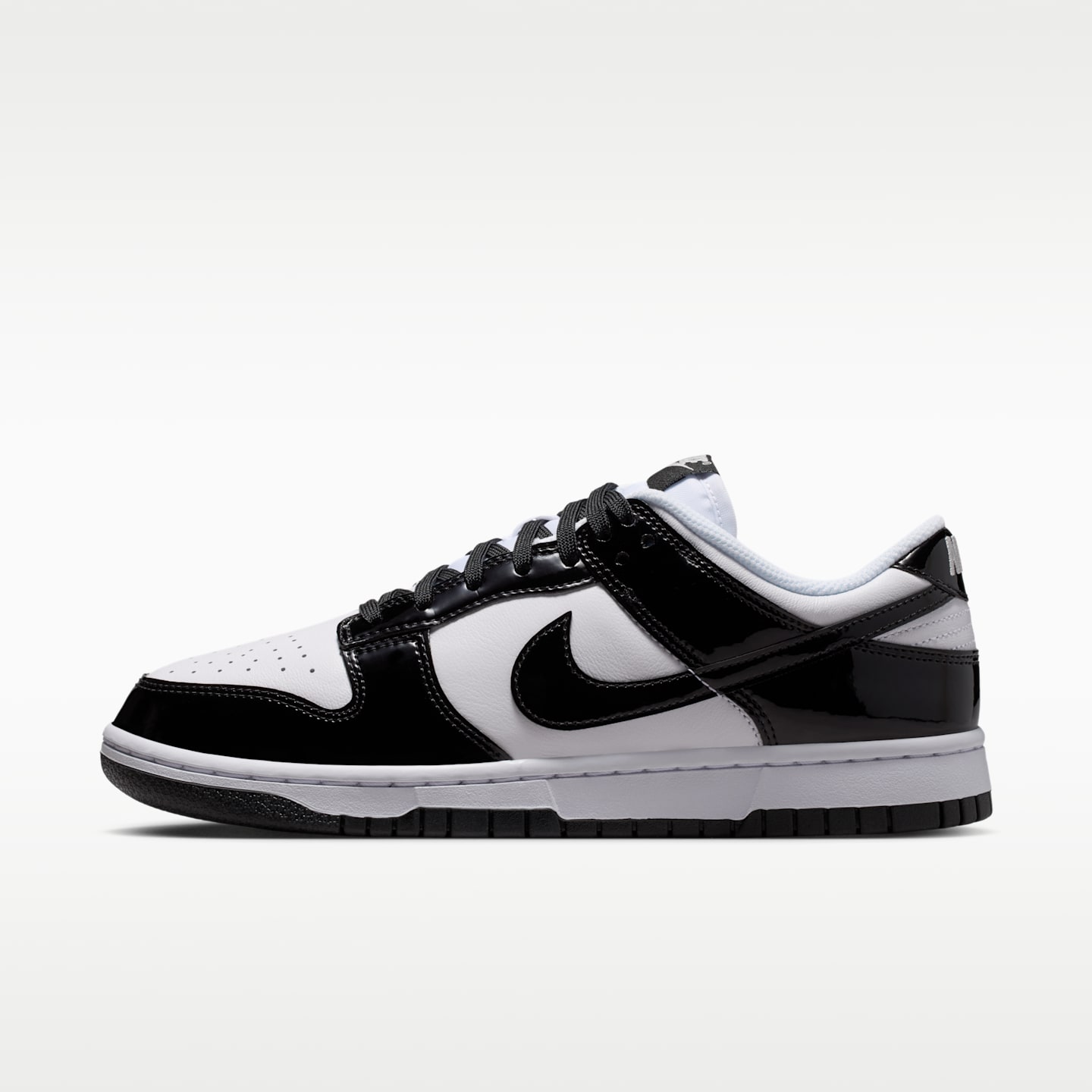 Женские кроссовки Nike Dunk Low SE Women's Shoes — фото 1
