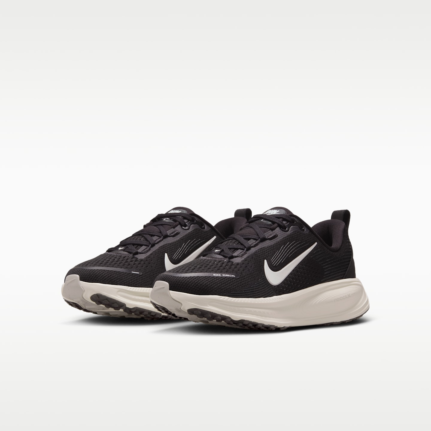 Детские кроссовки Nike Vomero 18 Big Kids' Road Running Shoes — фото 5
