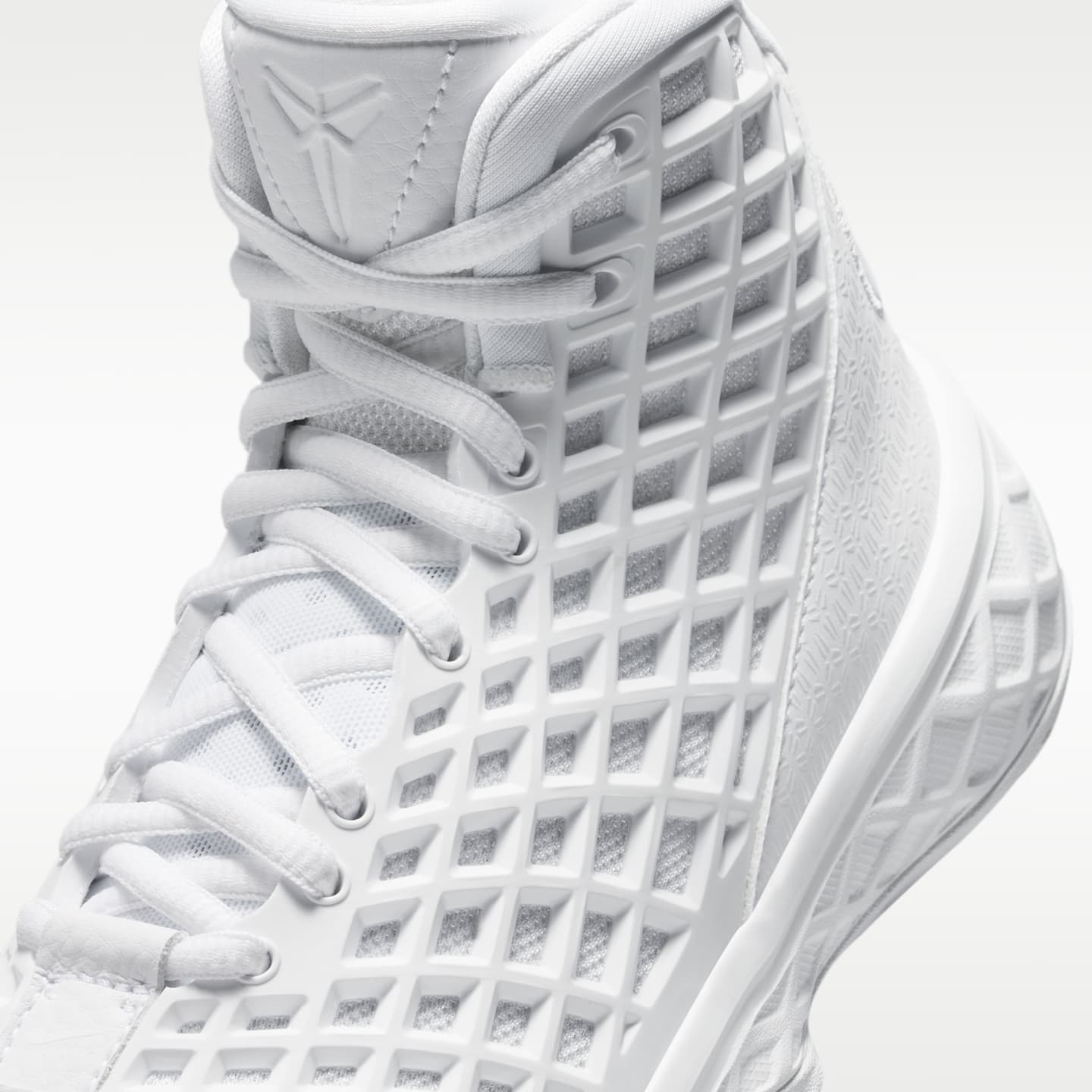 Детские кроссовки Nike Kobe III Big Kids' Basketball Shoes — фото 7