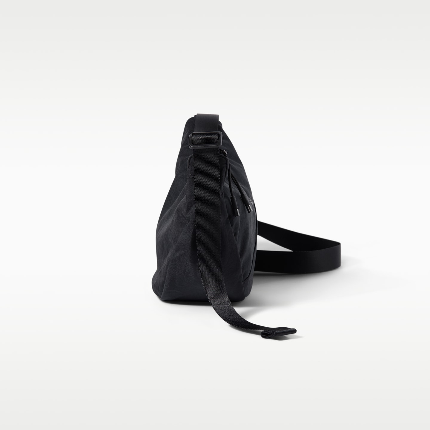 Женские сумки Nike Aura Crescent Crossbody Bag (4L) — фото 3