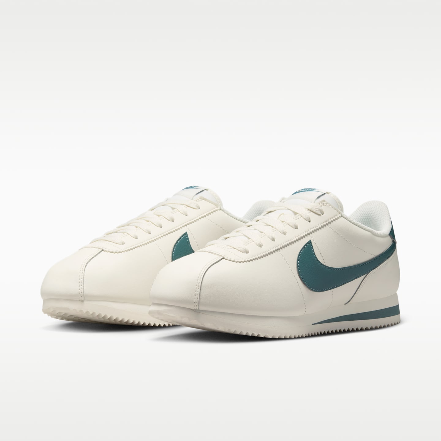 Женские кроссовки Nike Cortez Leather Women's Shoes — фото 5