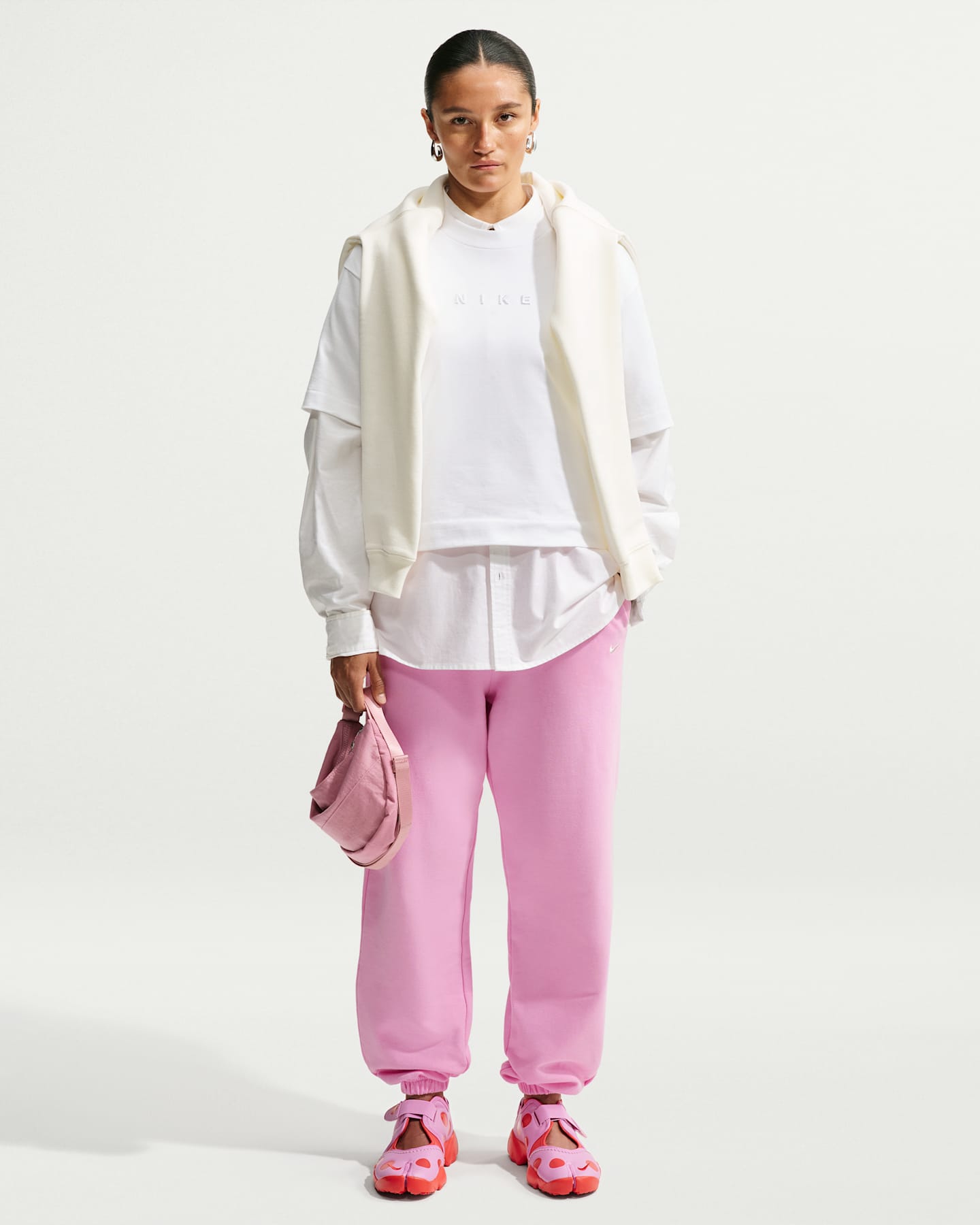 Женские брюки Nike Studio Fleece Lightweight Women's Oversized High-Rise Cuffed Pants — фото 8