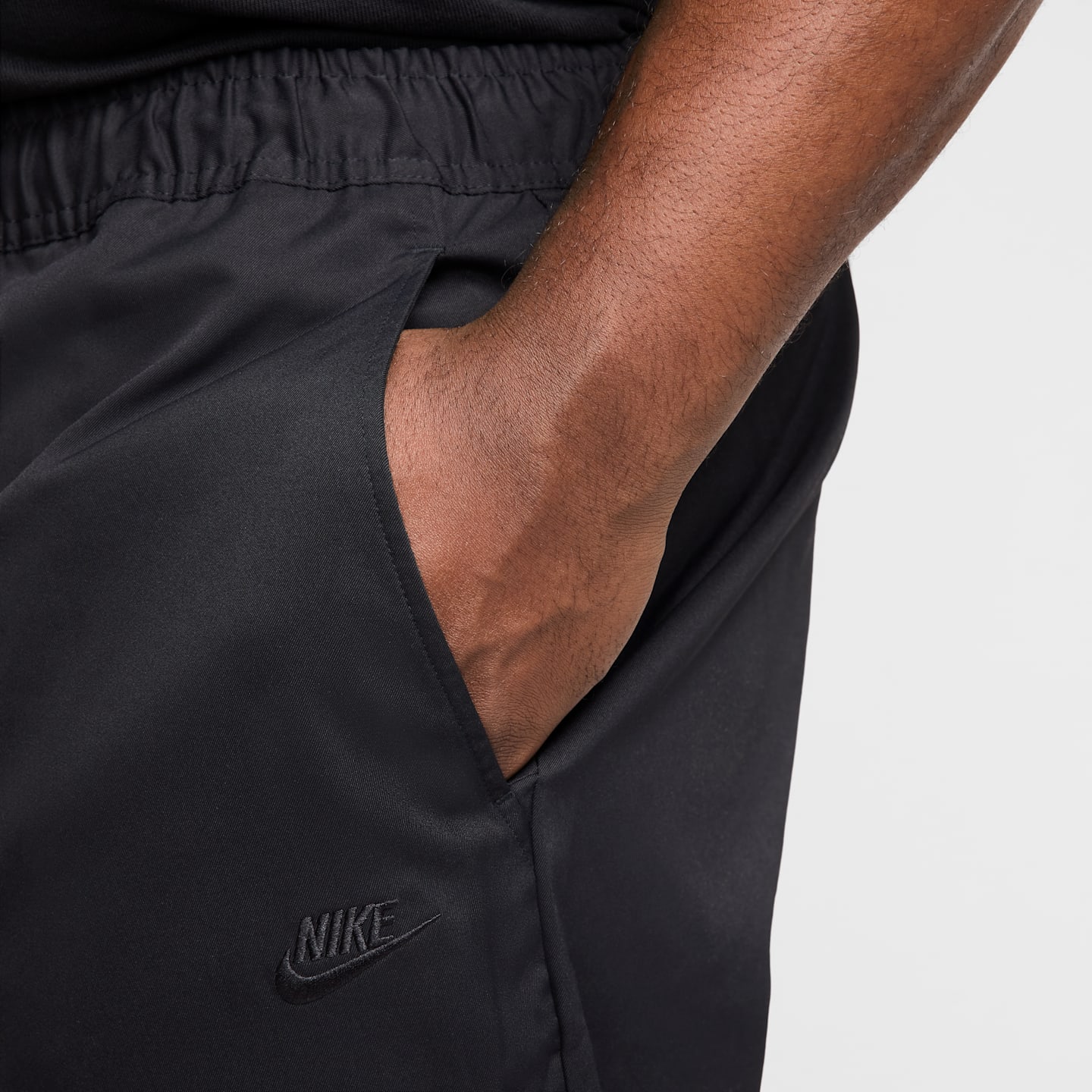 Мужские брюки Nike Club Men's Woven Tapered Pants — фото 9