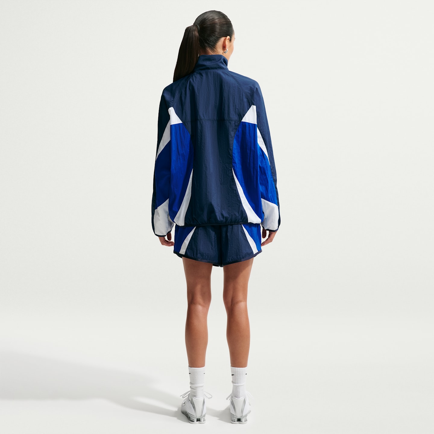 Женские шорты Nike Sportswear Women's Loose Mid-Rise Track Shorts — фото 5