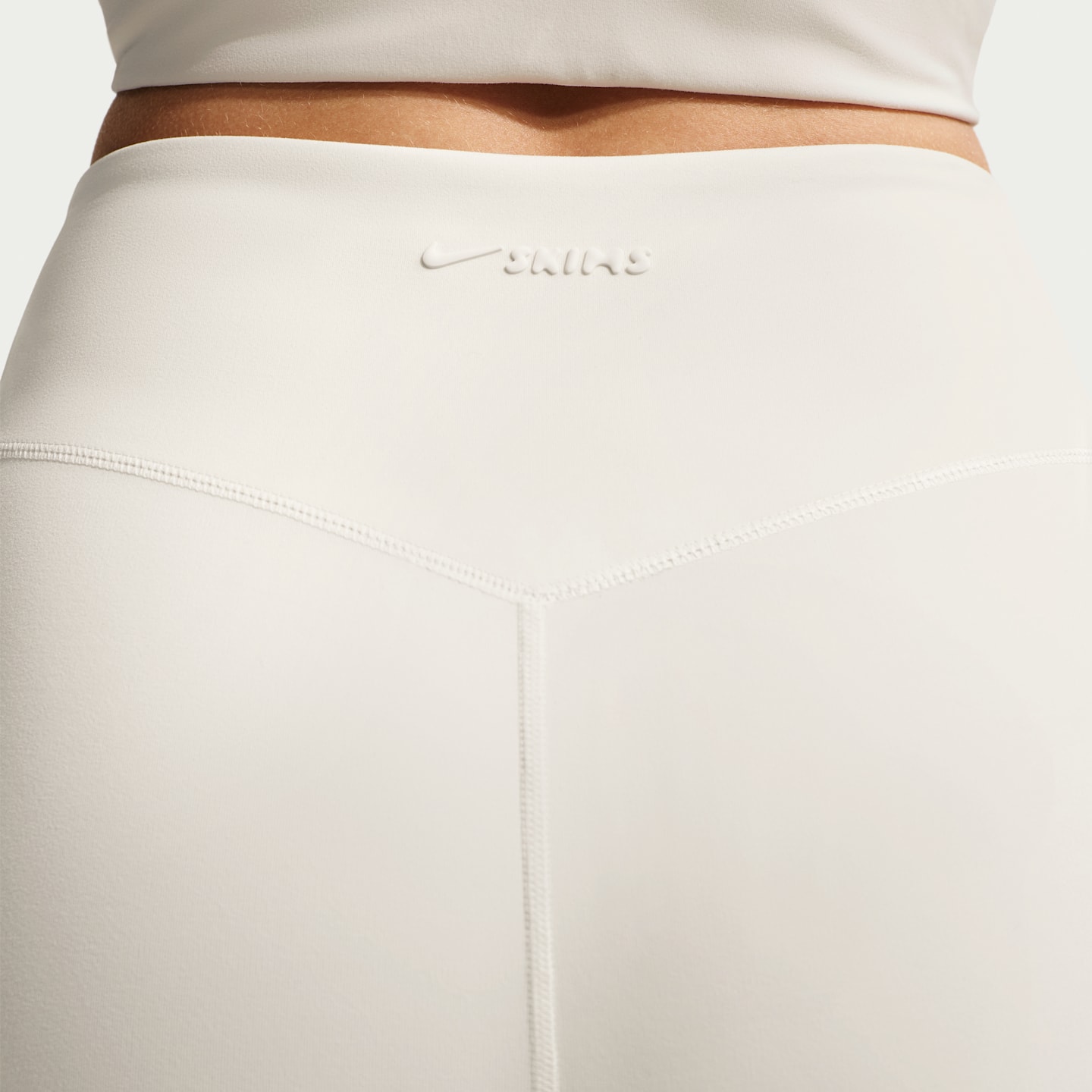 Женские леггинсы Nike NikeSKIMS Matte Women's High-Waisted Cropped 17" Leggings — фото 6
