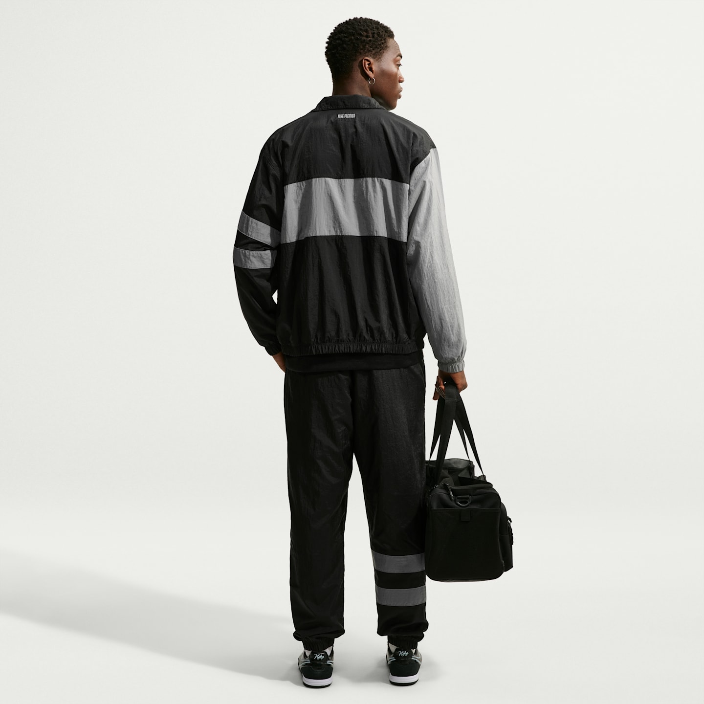 Мужские куртки Nike i96 Repel Men's Soccer Woven Track Jacket — фото 5