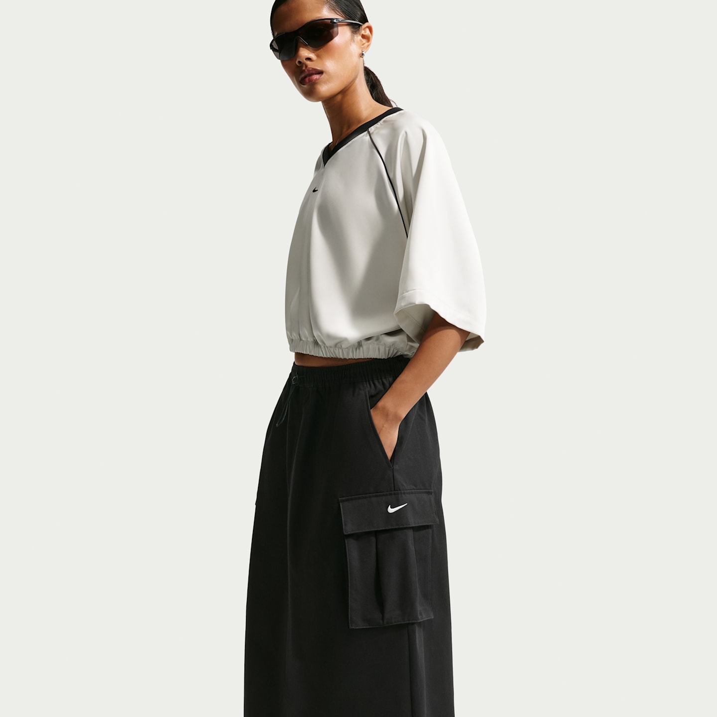 Женские юбки Nike Sportswear Women's Loose Cargo Skirt — фото 4